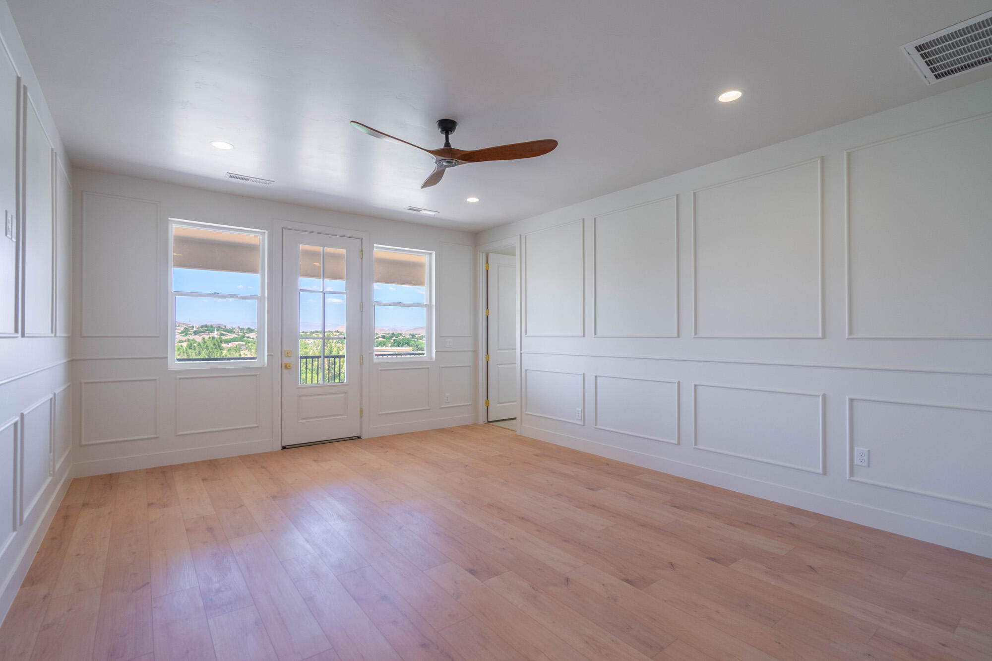 BLOOMINGTON HILLS - Residential