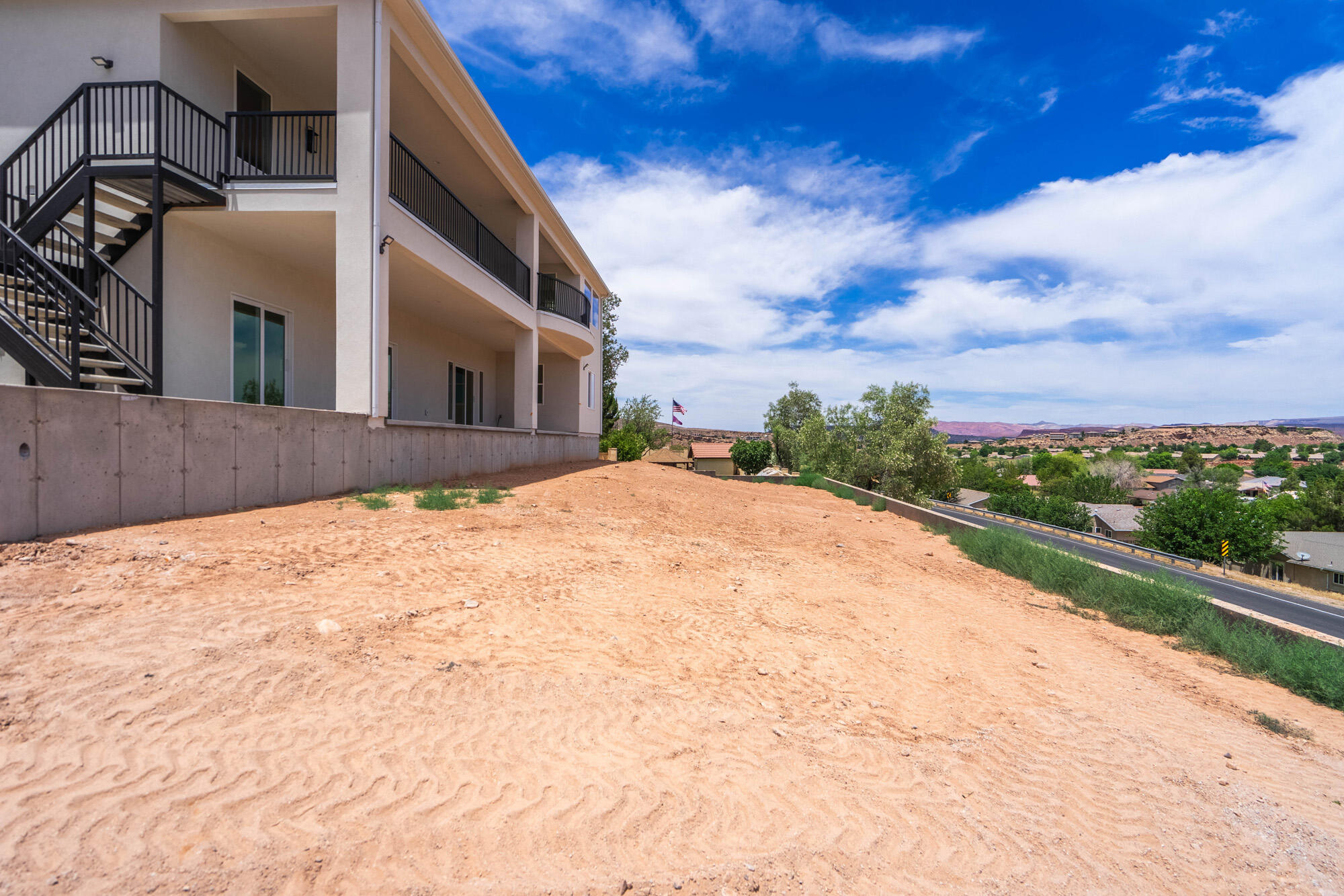 BLOOMINGTON HILLS - Residential