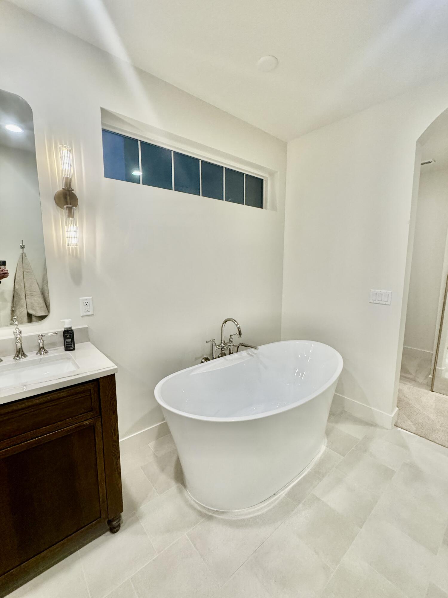 BLOOMINGTON HILLS - Residential