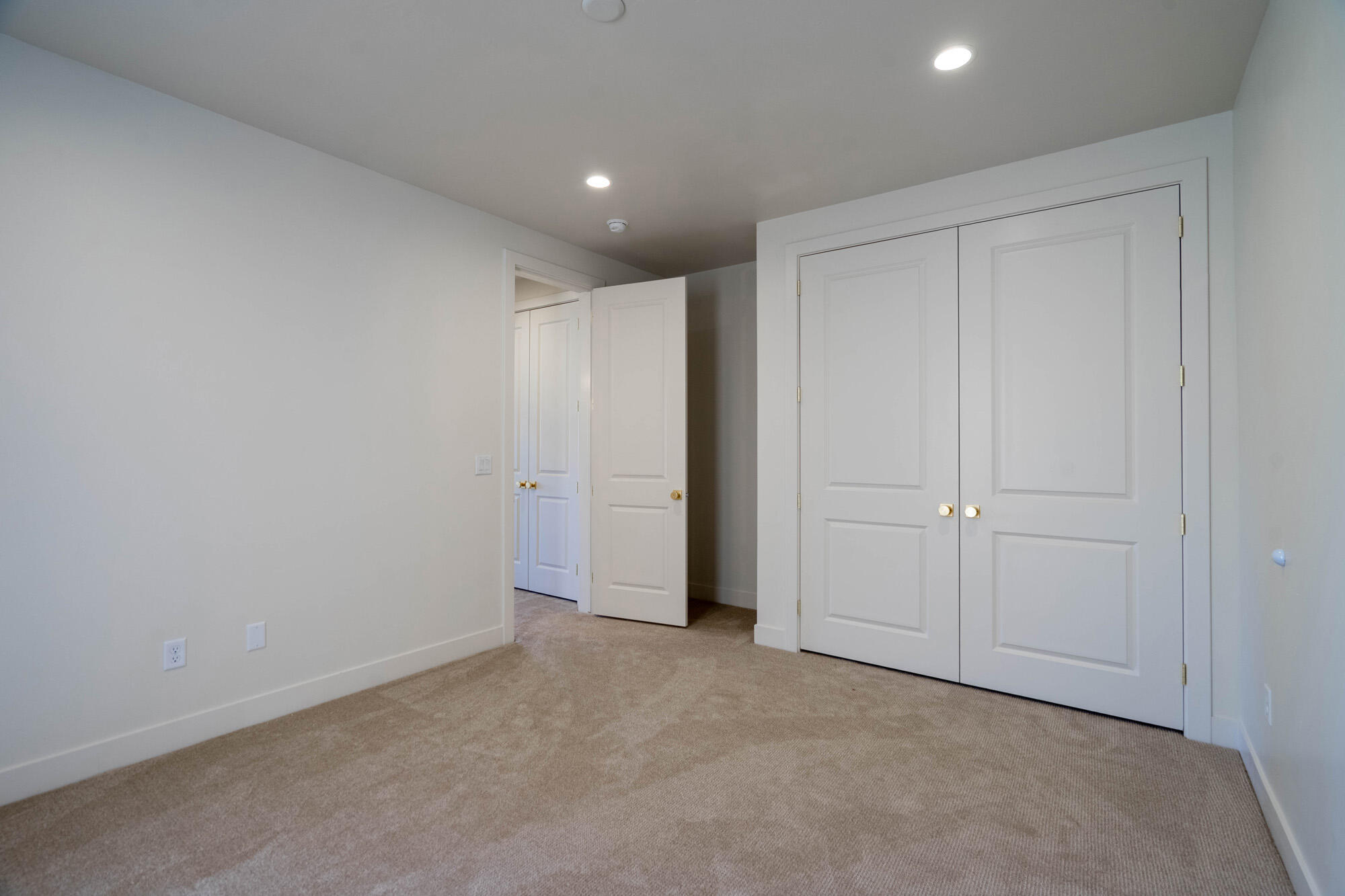 BLOOMINGTON HILLS - Residential