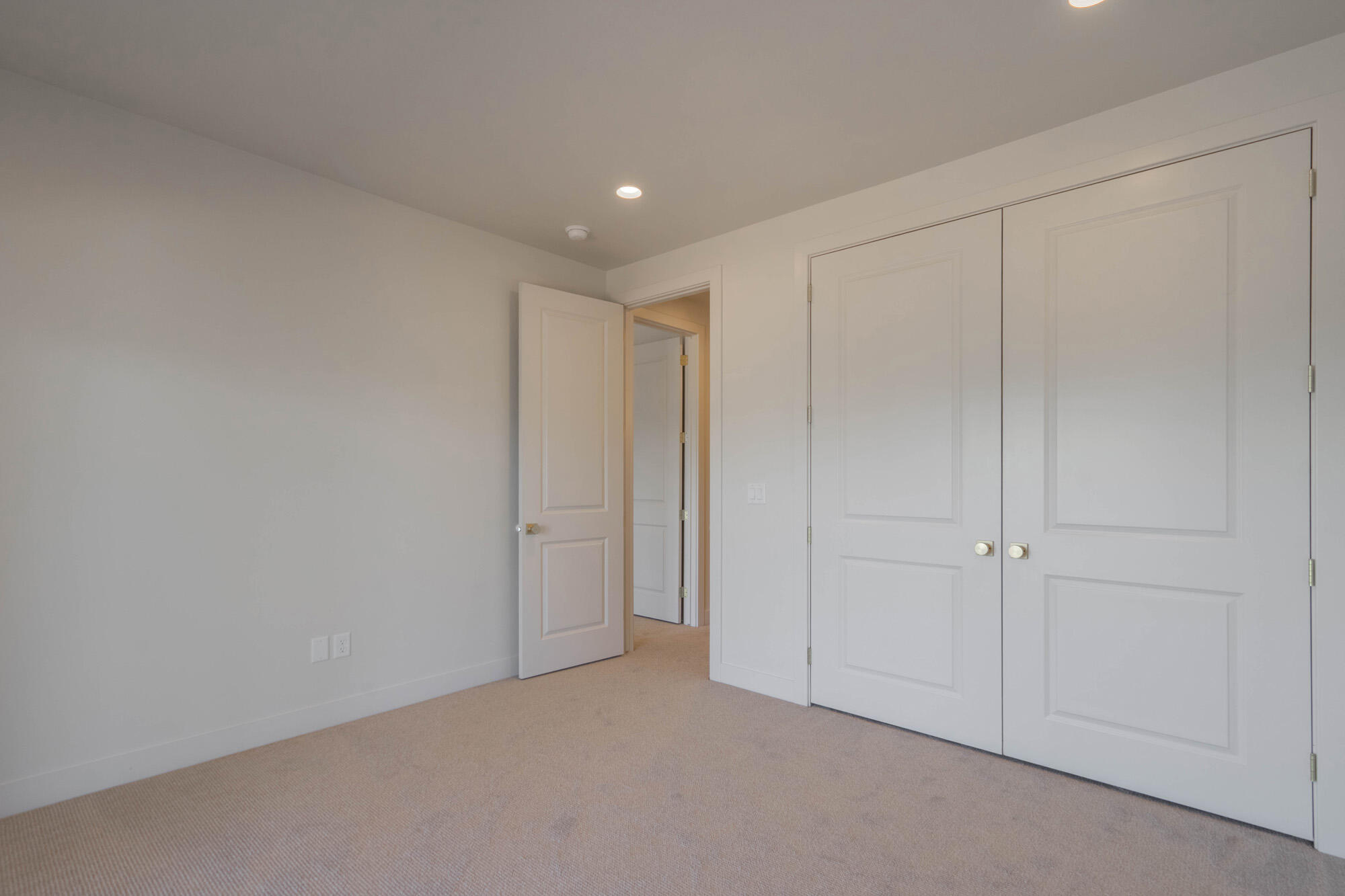 BLOOMINGTON HILLS - Residential