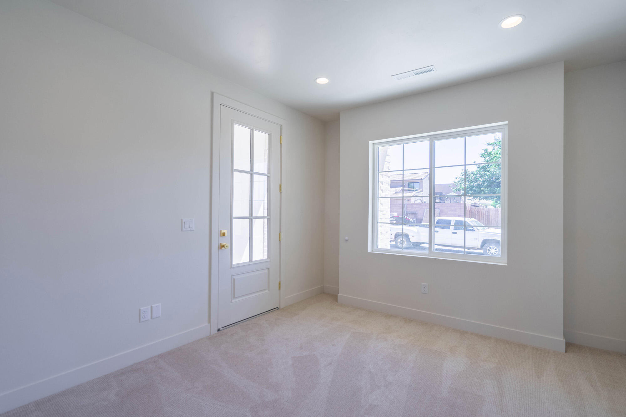 BLOOMINGTON HILLS - Residential
