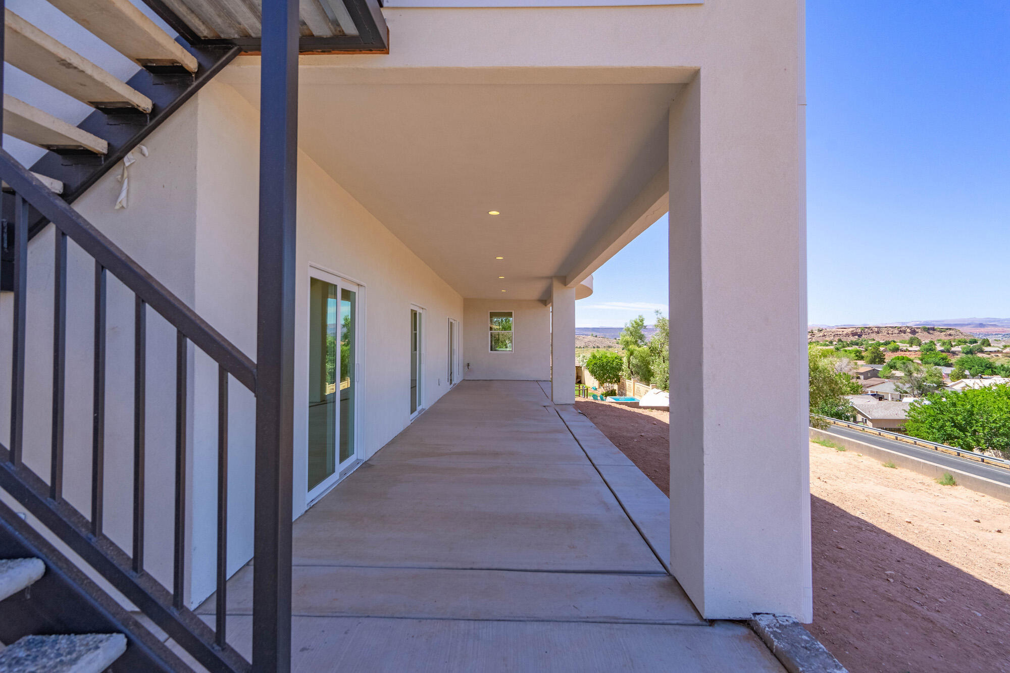 BLOOMINGTON HILLS - Residential