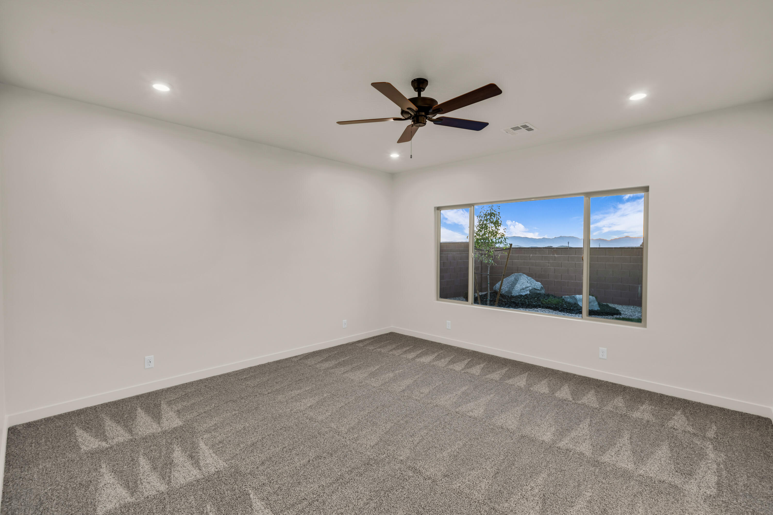 DESERT TALUS - Residential