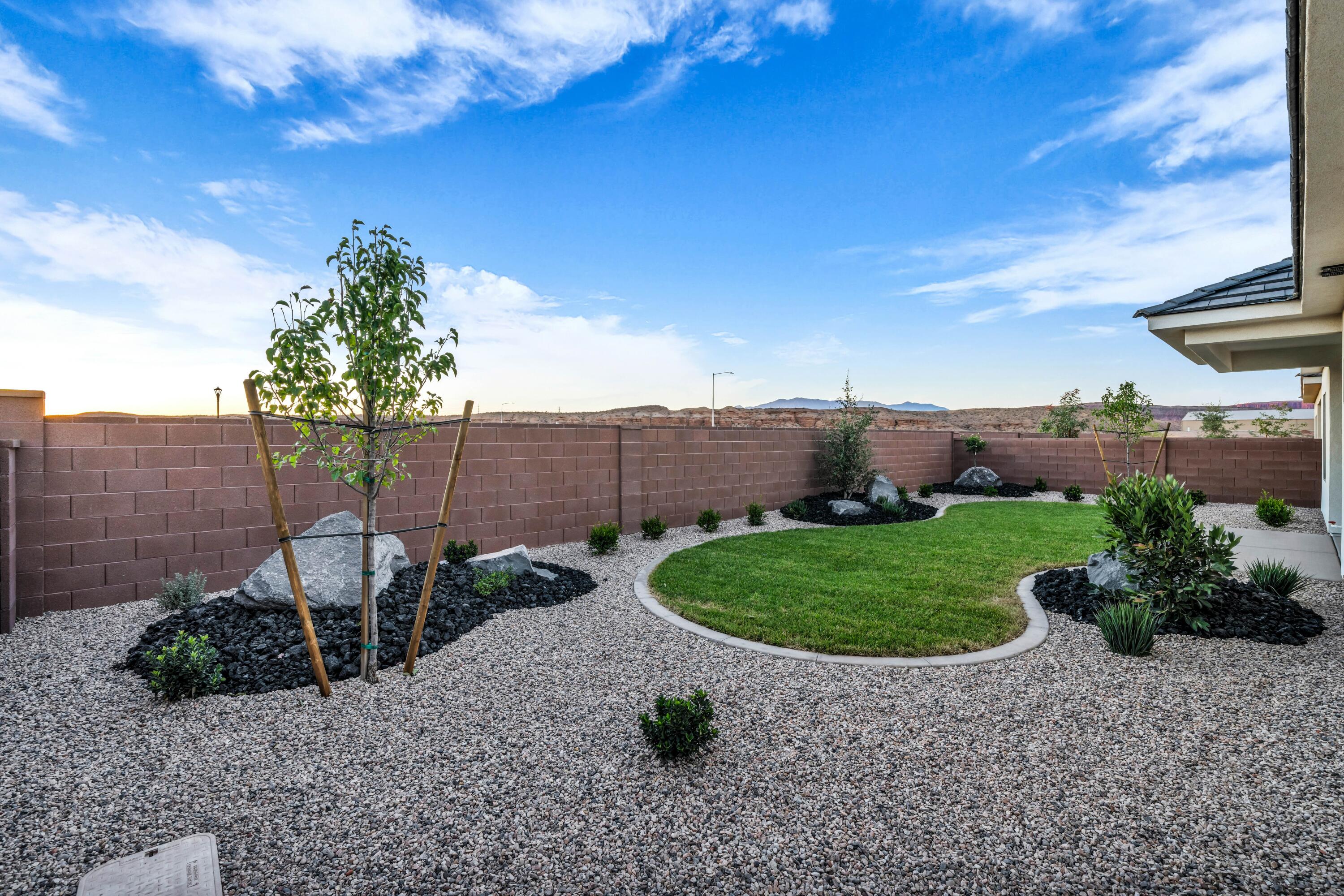 DESERT TALUS - Residential