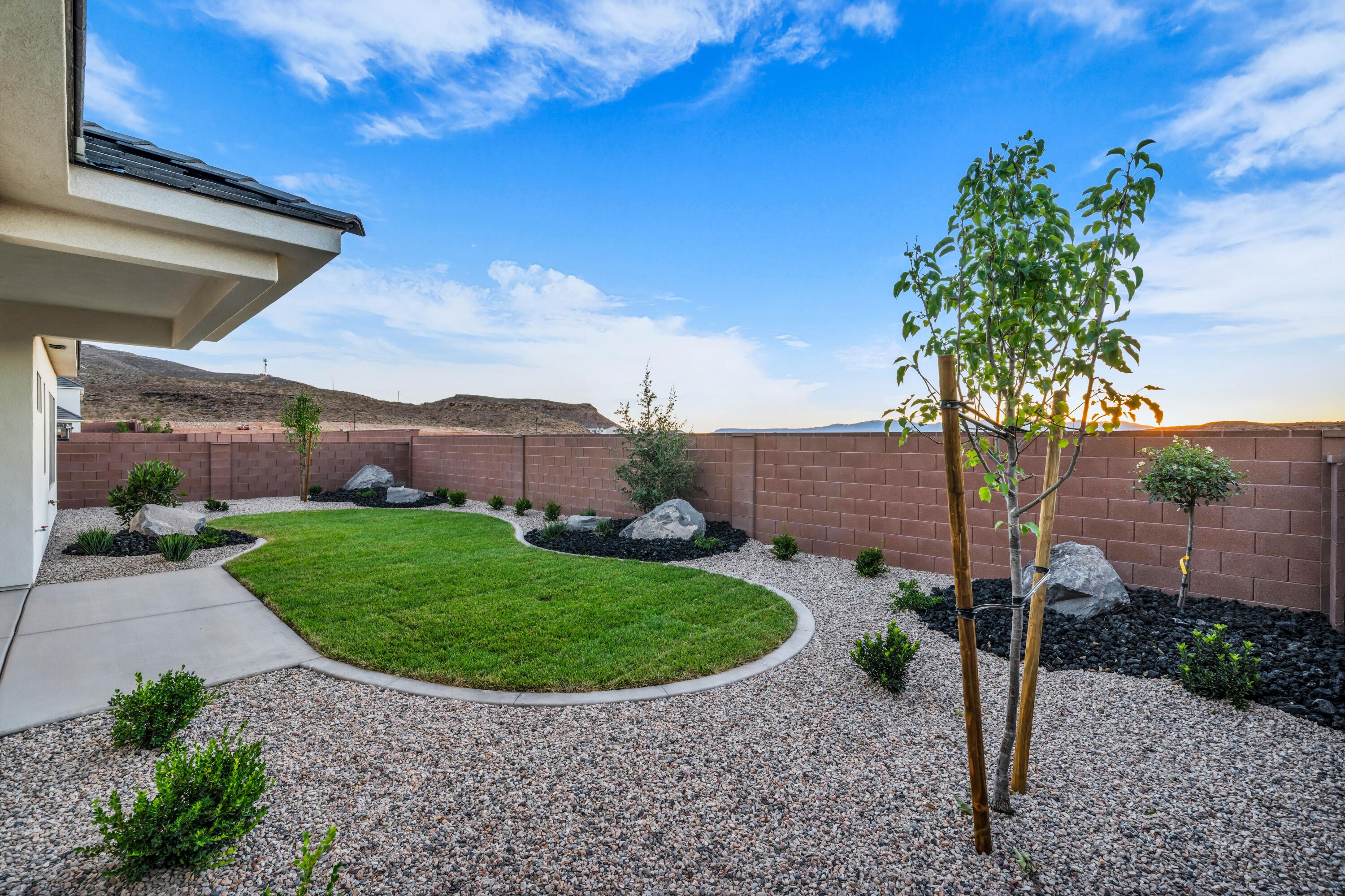 DESERT TALUS - Residential