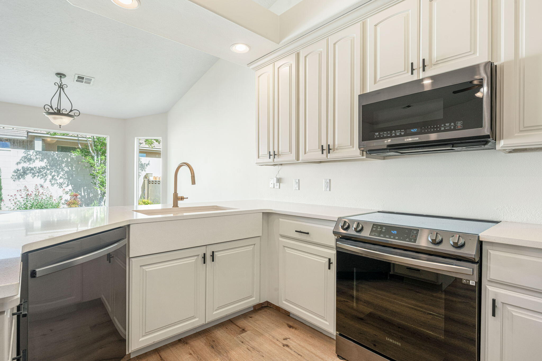SILVERCREEK TOWNHOMES - Residential