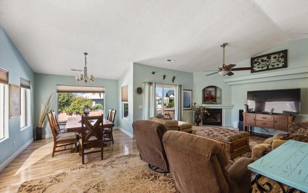 BLOOMINGTON HILLS - Residential