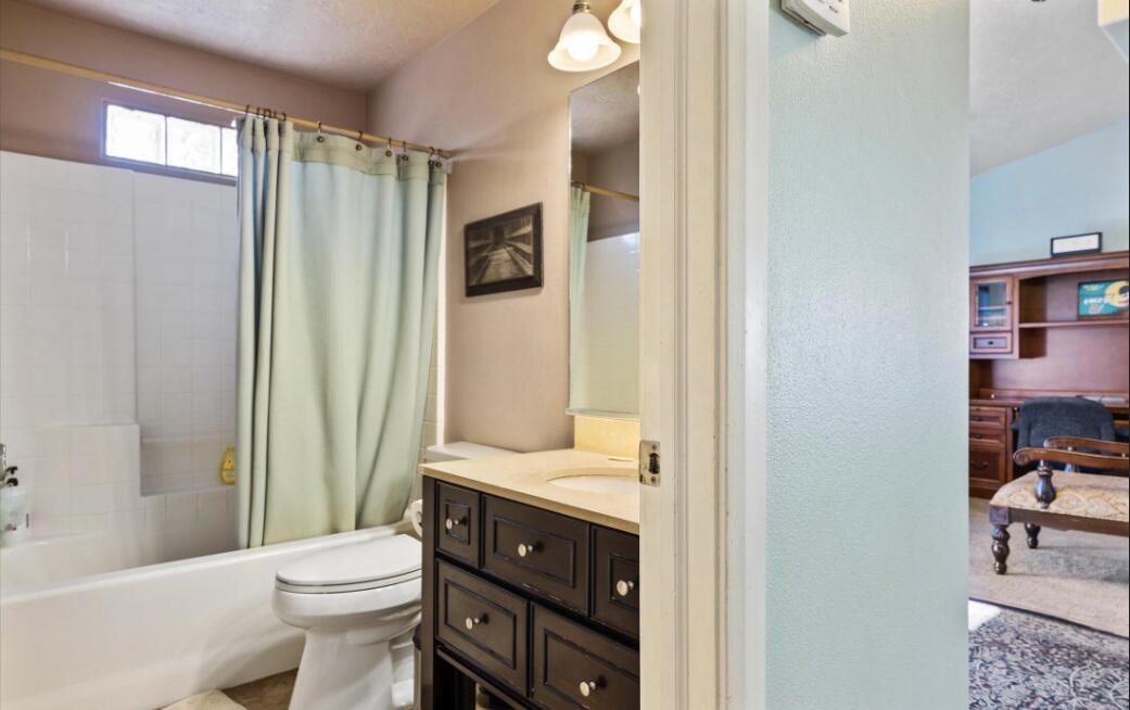 BLOOMINGTON HILLS - Residential