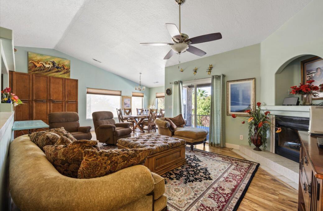 BLOOMINGTON HILLS - Residential