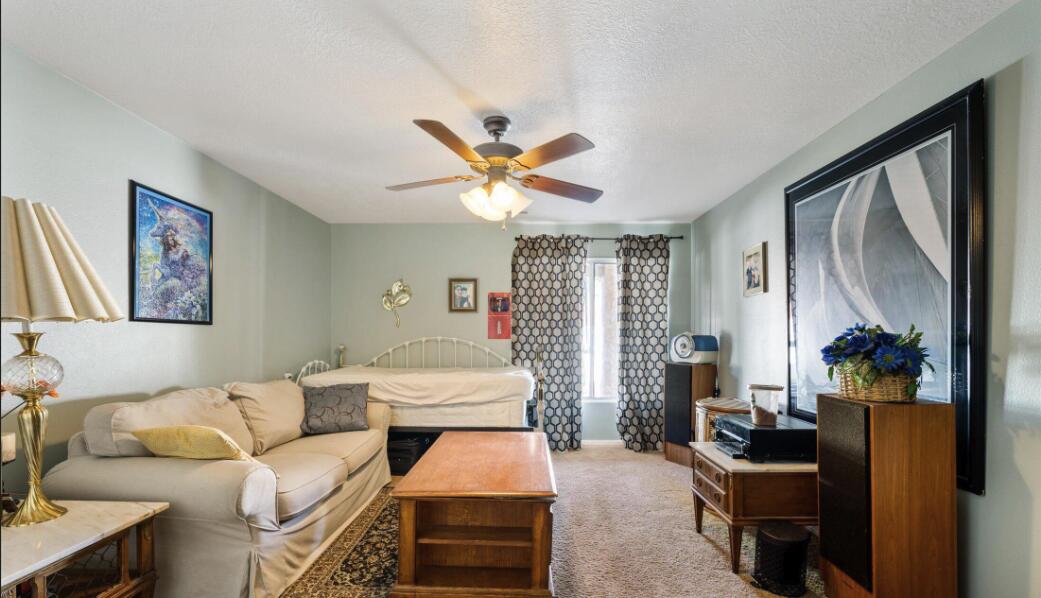 BLOOMINGTON HILLS - Residential