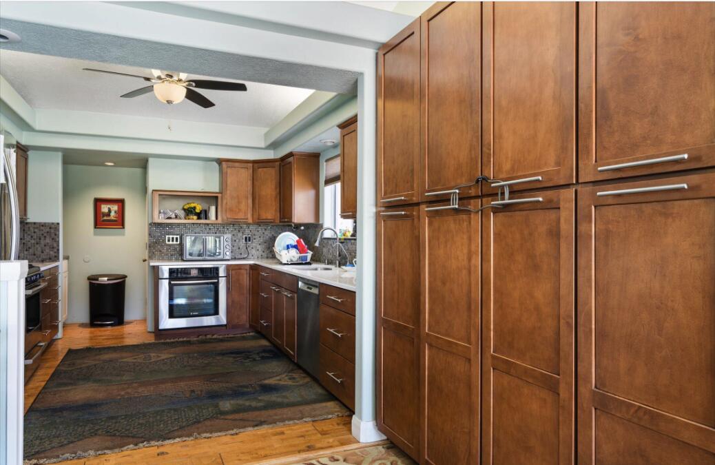 BLOOMINGTON HILLS - Residential