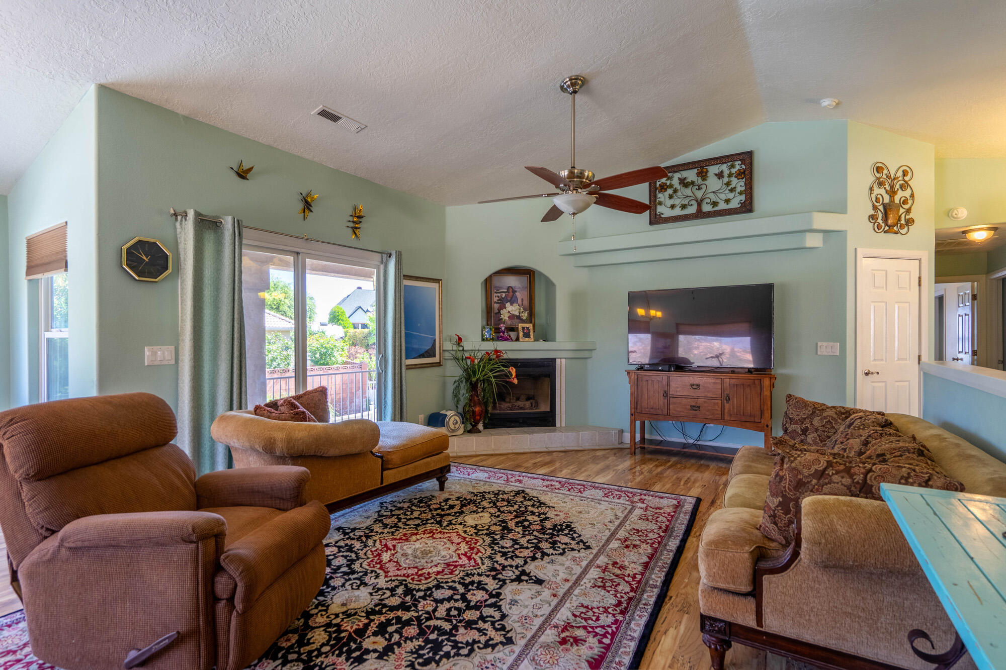 BLOOMINGTON HILLS - Residential