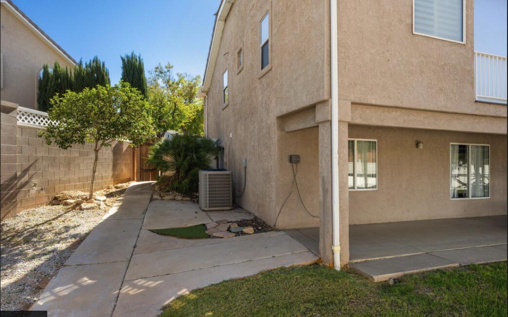 BLOOMINGTON HILLS - Residential