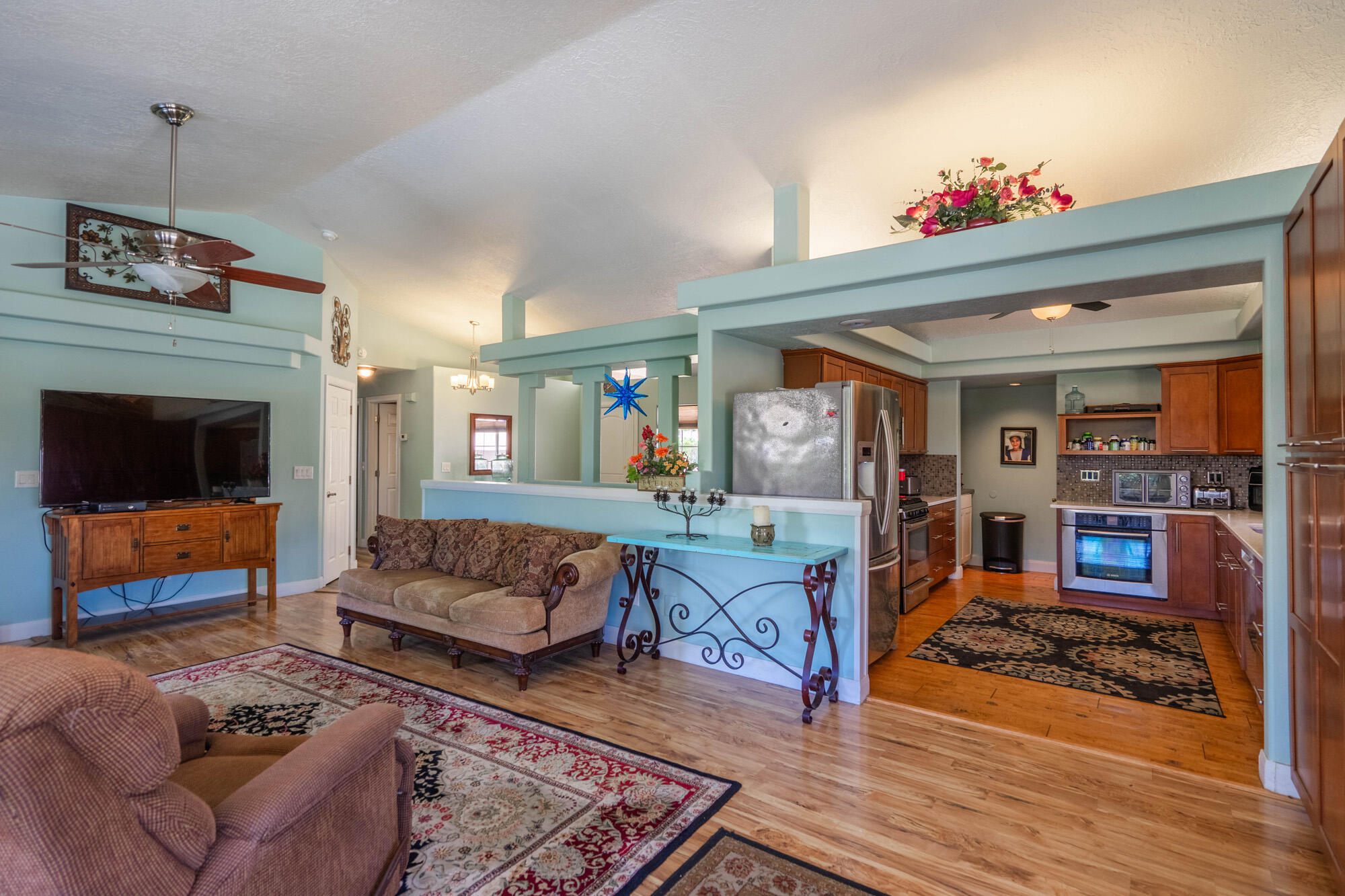 BLOOMINGTON HILLS - Residential