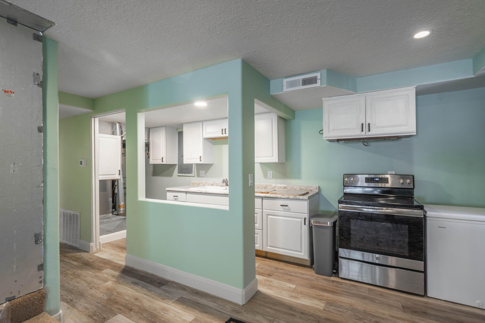 BLOOMINGTON HILLS - Residential