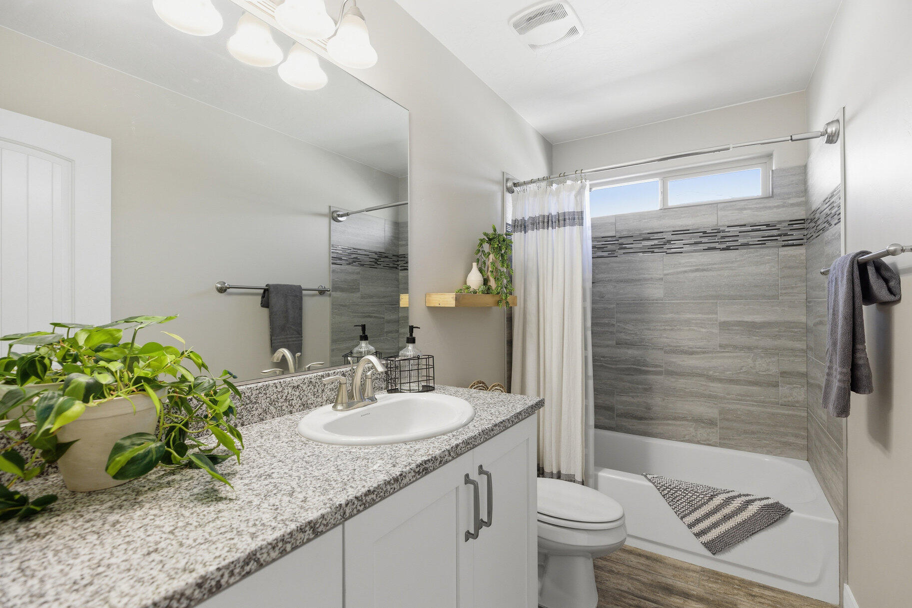 BLACKHAWK TH - Residential