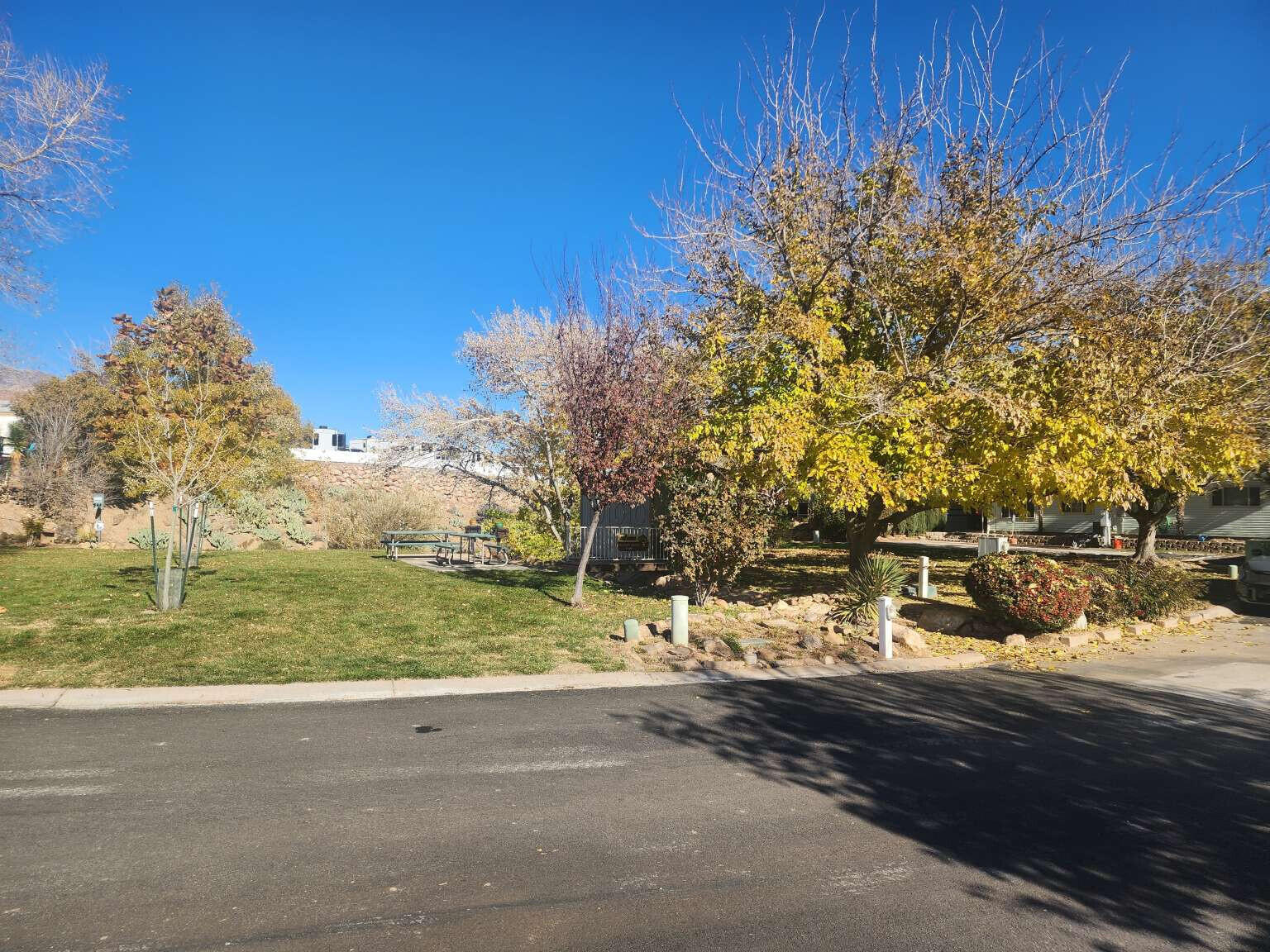 HARRISBURG LAKESIDE ESTATES - Land