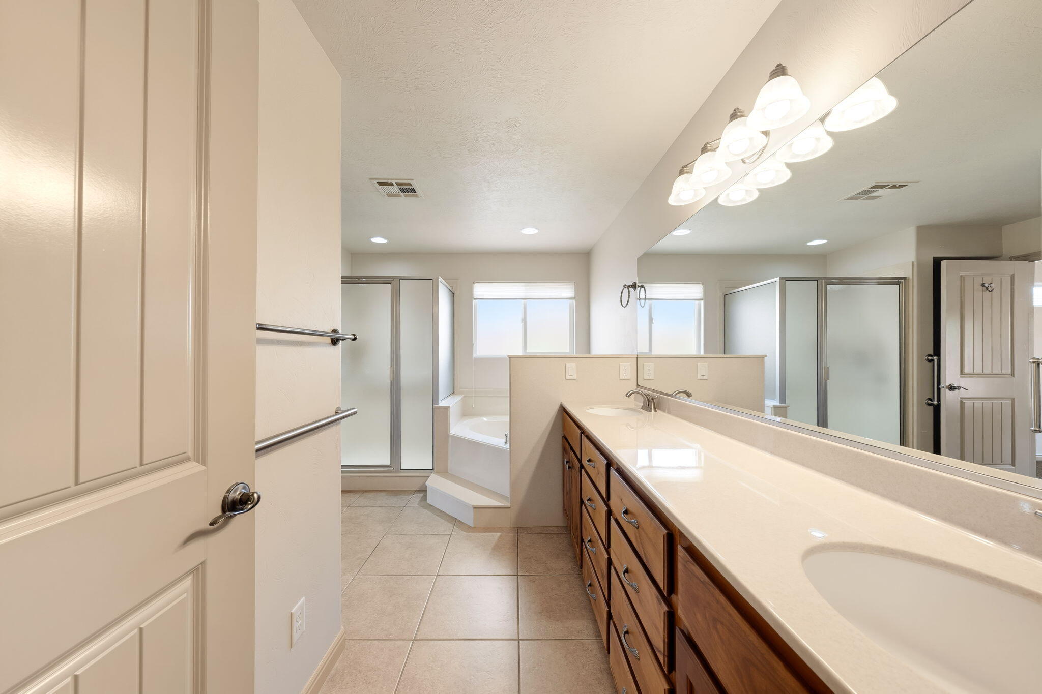 SKY RIDGE - Residential