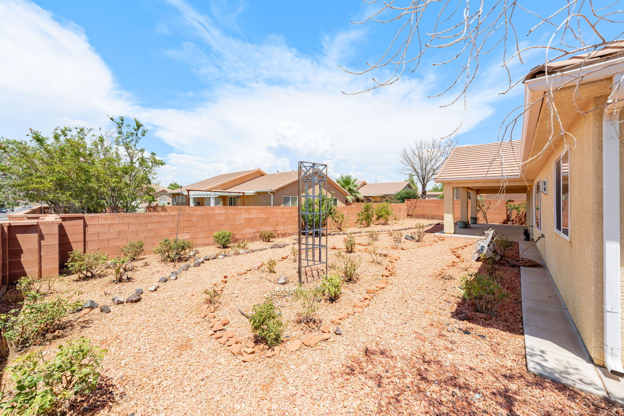 SKY RIDGE - Residential