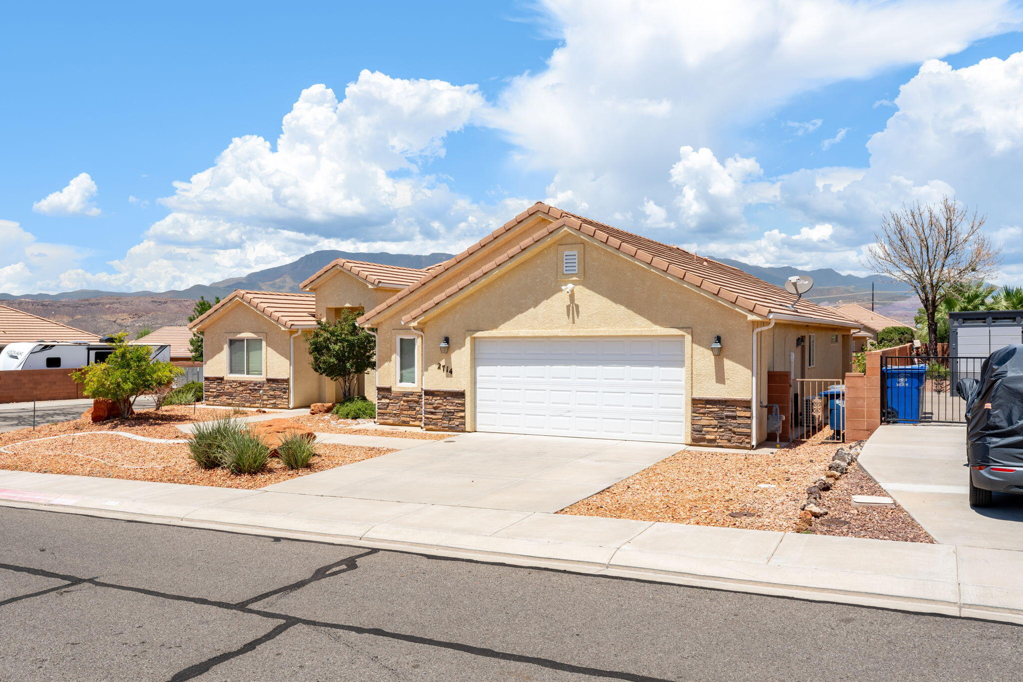 SKY RIDGE - Residential