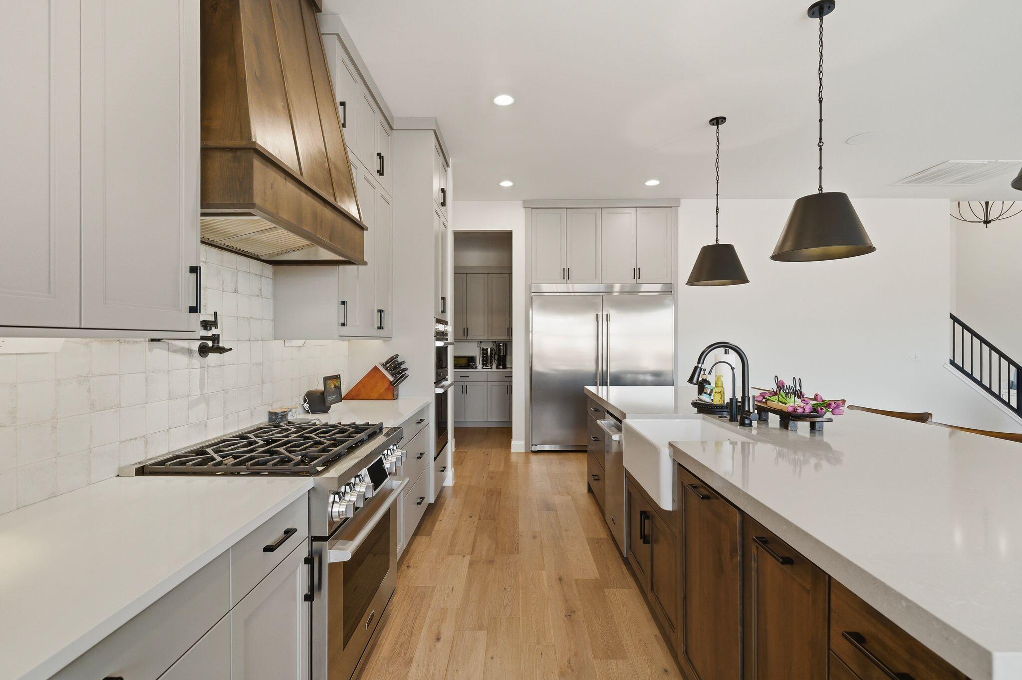 IRON HORSE - Residential