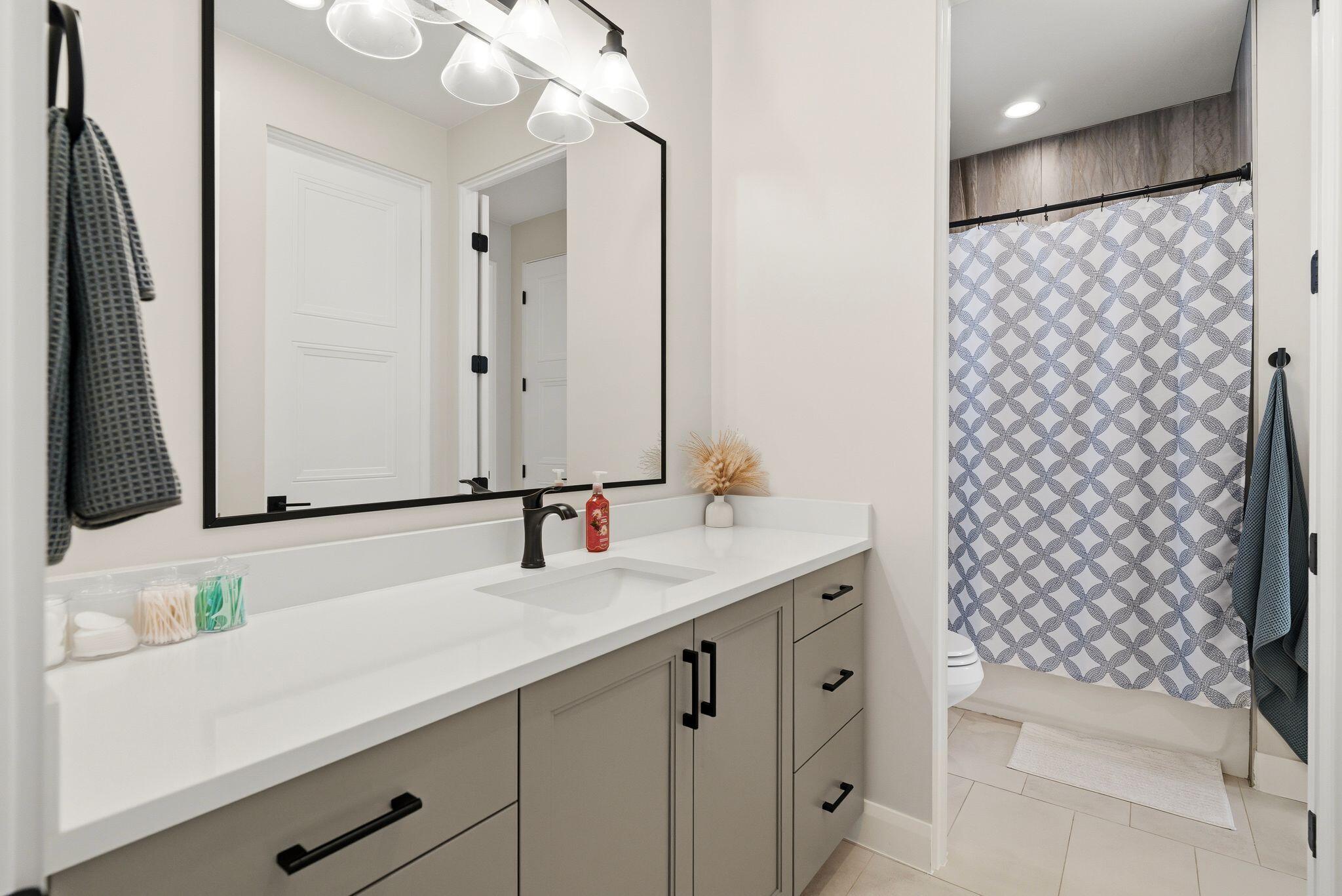 IRON HORSE - Residential