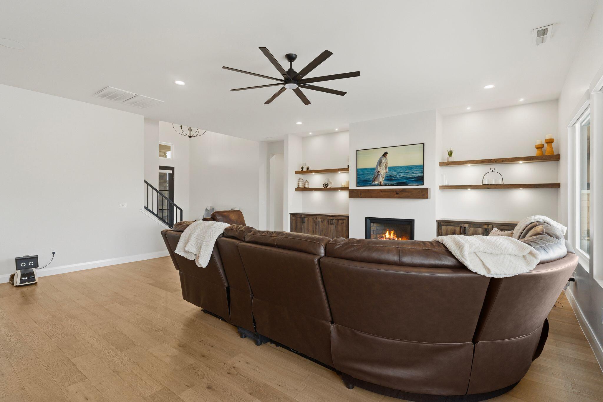 IRON HORSE - Residential