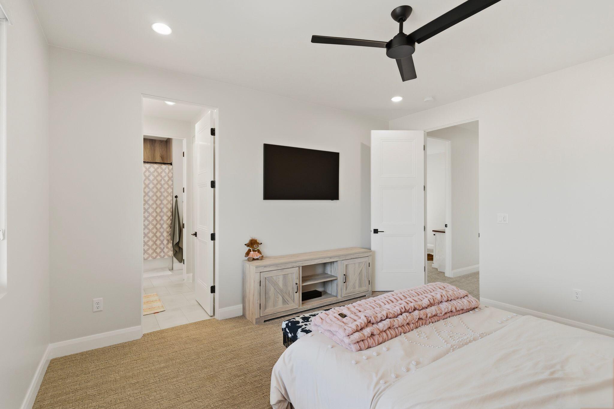 IRON HORSE - Residential