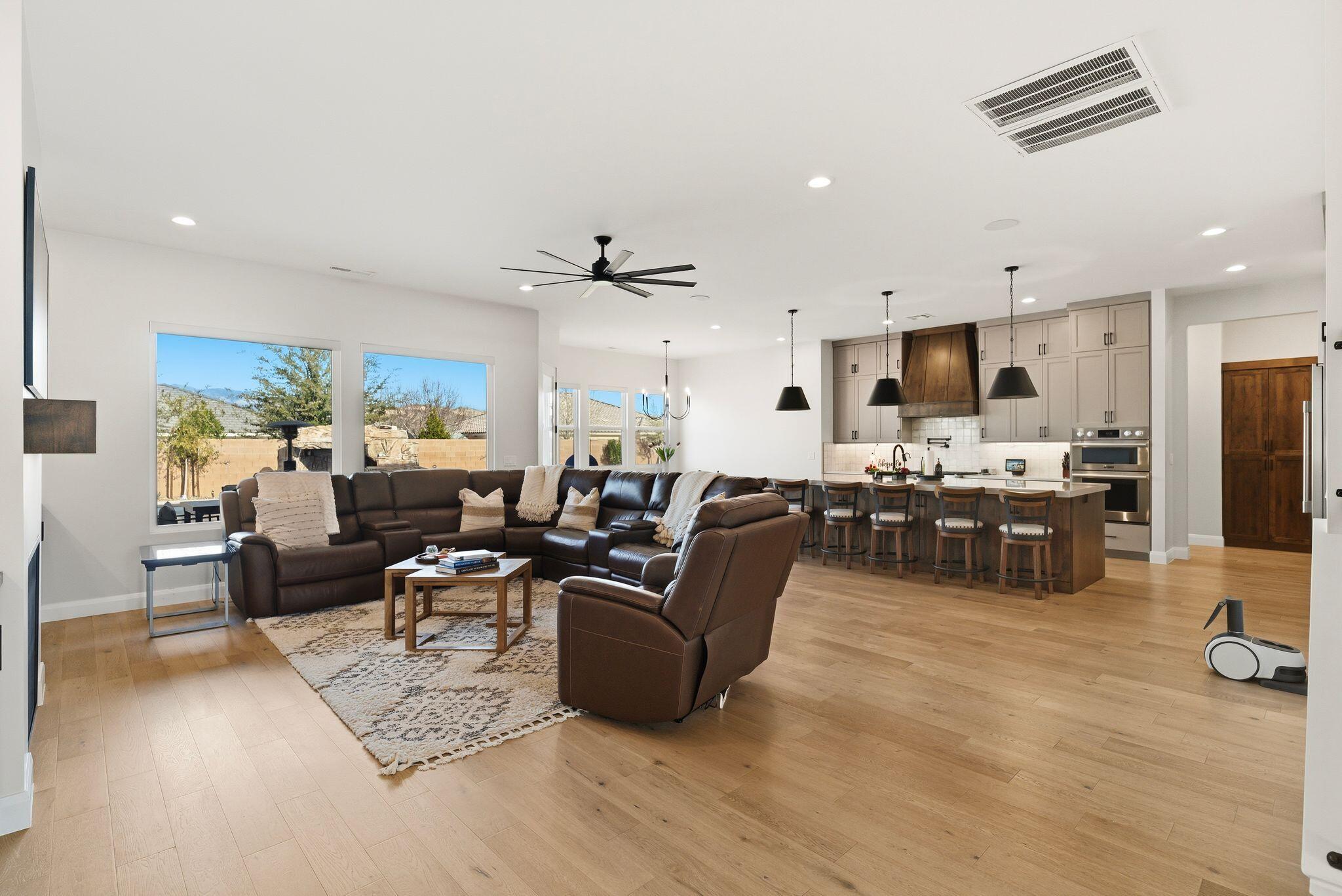 IRON HORSE - Residential