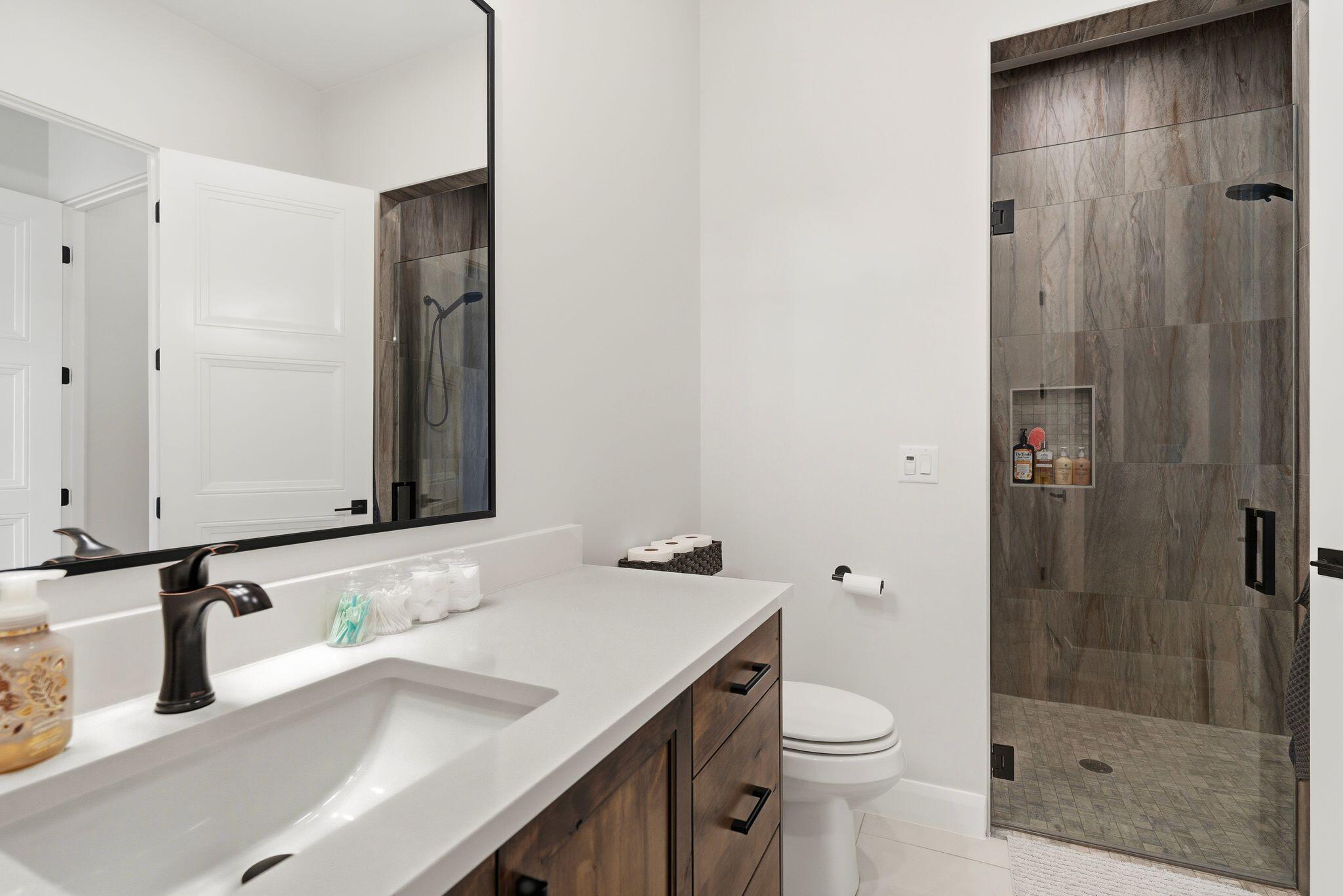 IRON HORSE - Residential