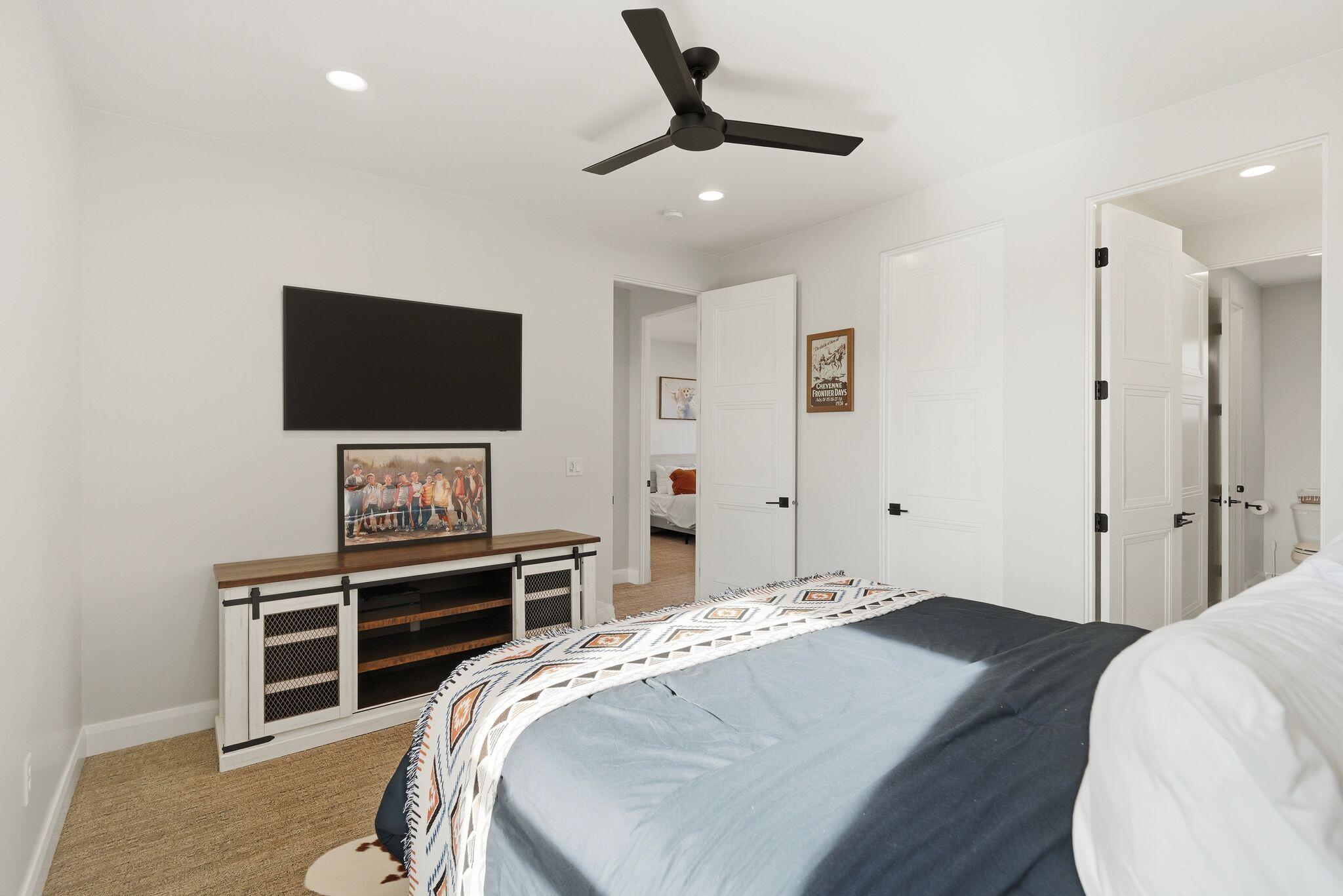 IRON HORSE - Residential