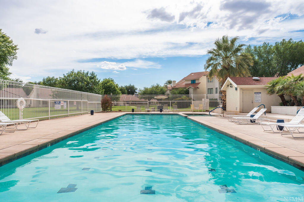 WILLOW RUN RESORT CONDOS - Residential