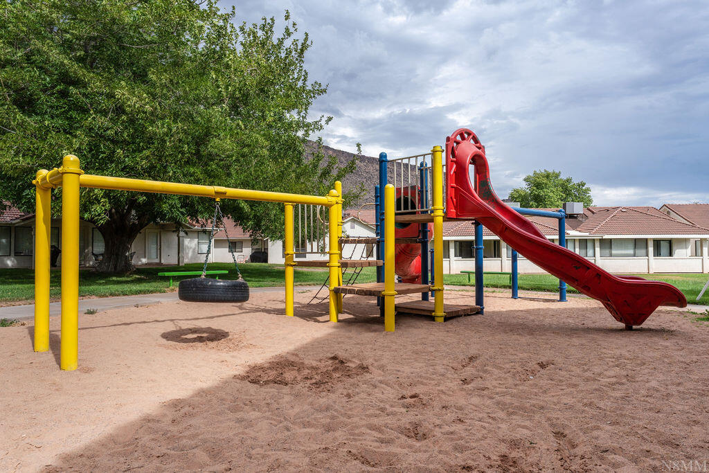 WILLOW RUN RESORT CONDOS - Residential