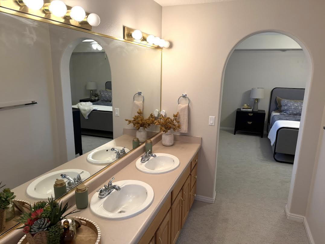 SILVERCREEK TOWNHOMES - Residential