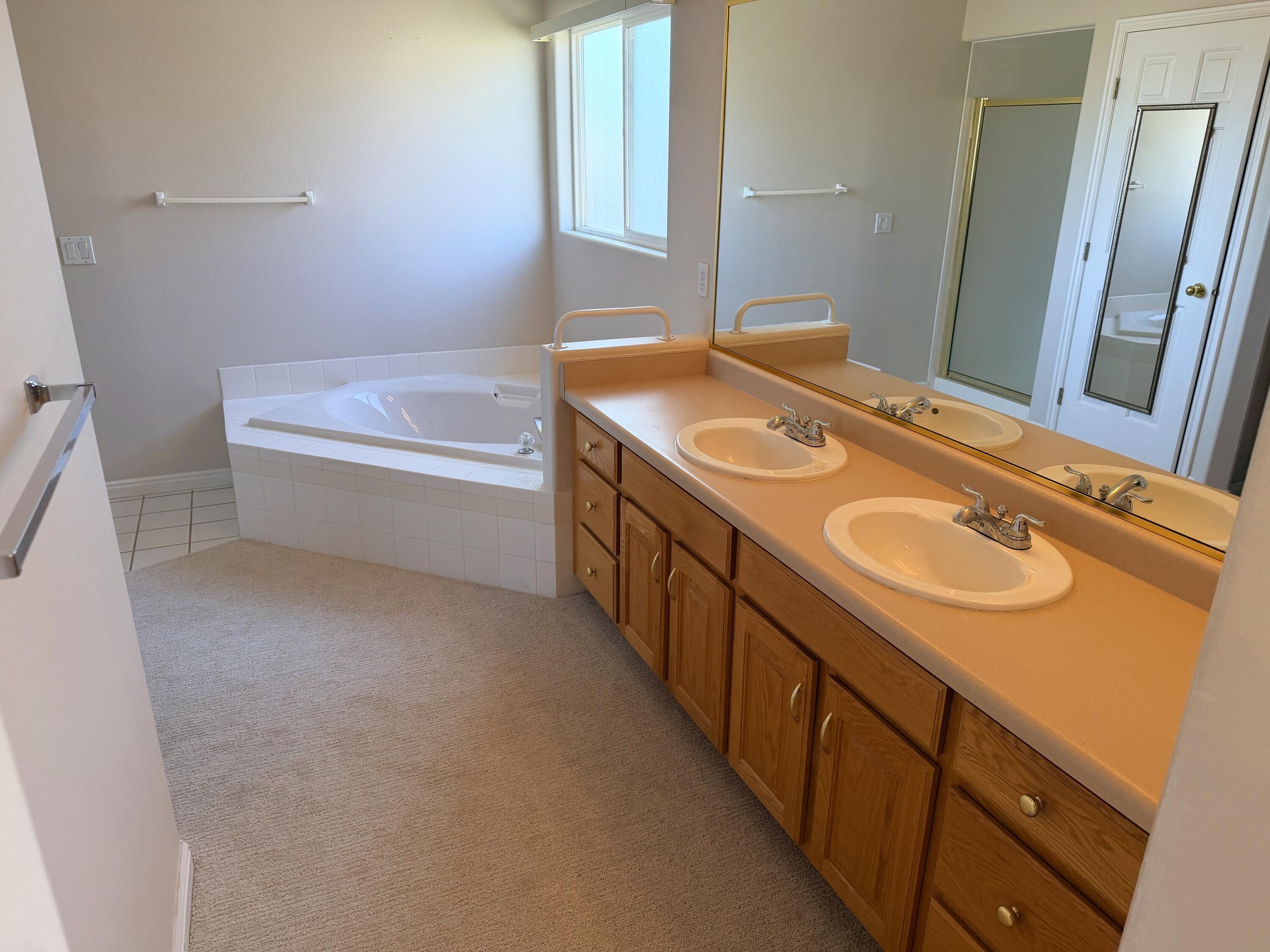 SILVERCREEK TOWNHOMES - Residential