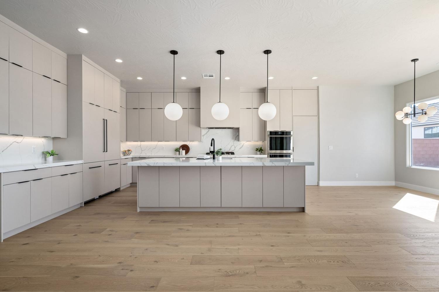 LAKESIDE AT STUCKI FARMS - Residential