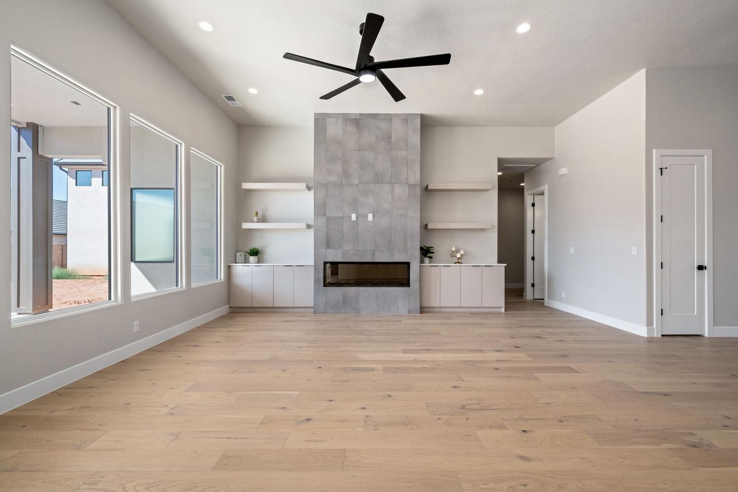 LAKESIDE AT STUCKI FARMS - Residential