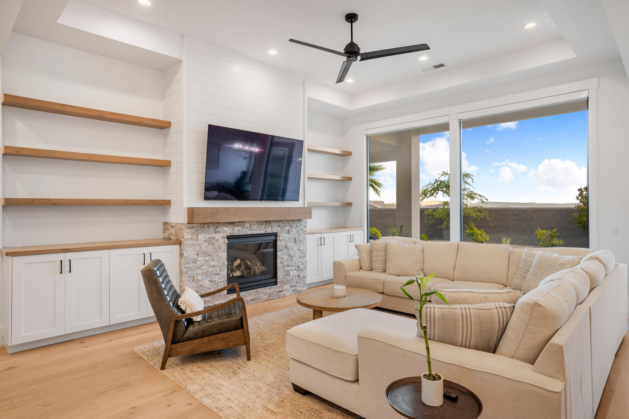 WASHINGTON VISTA - Residential