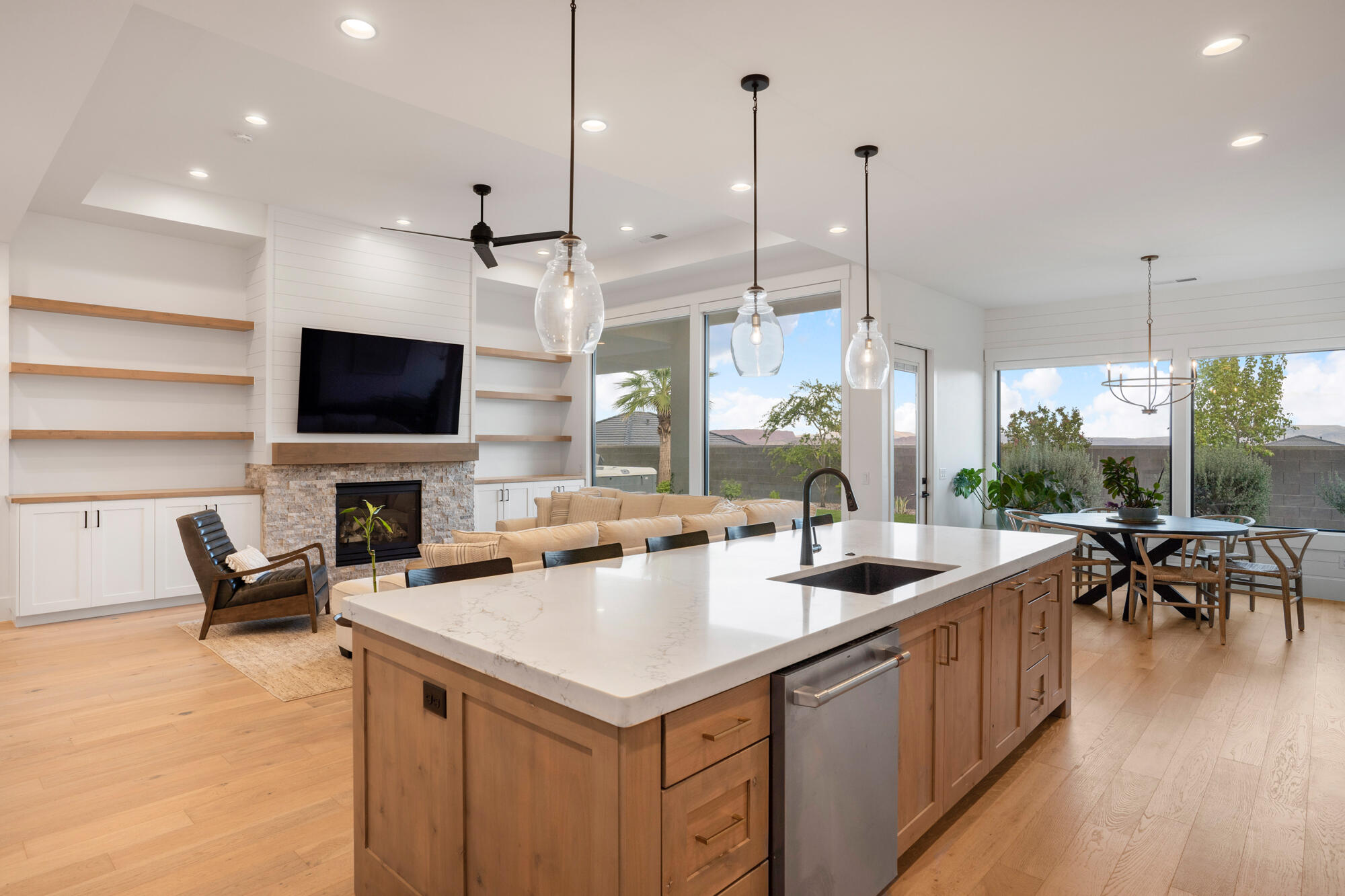 WASHINGTON VISTA - Residential