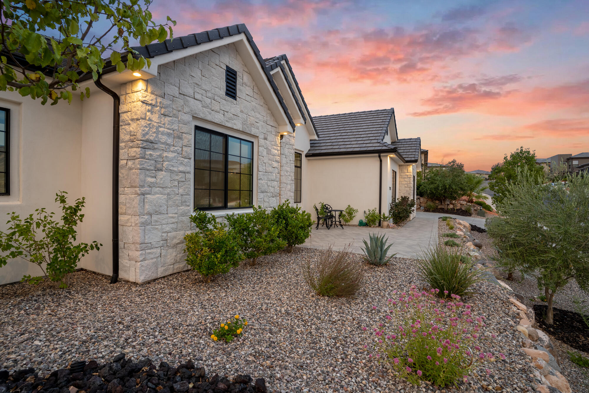 WASHINGTON VISTA - Residential