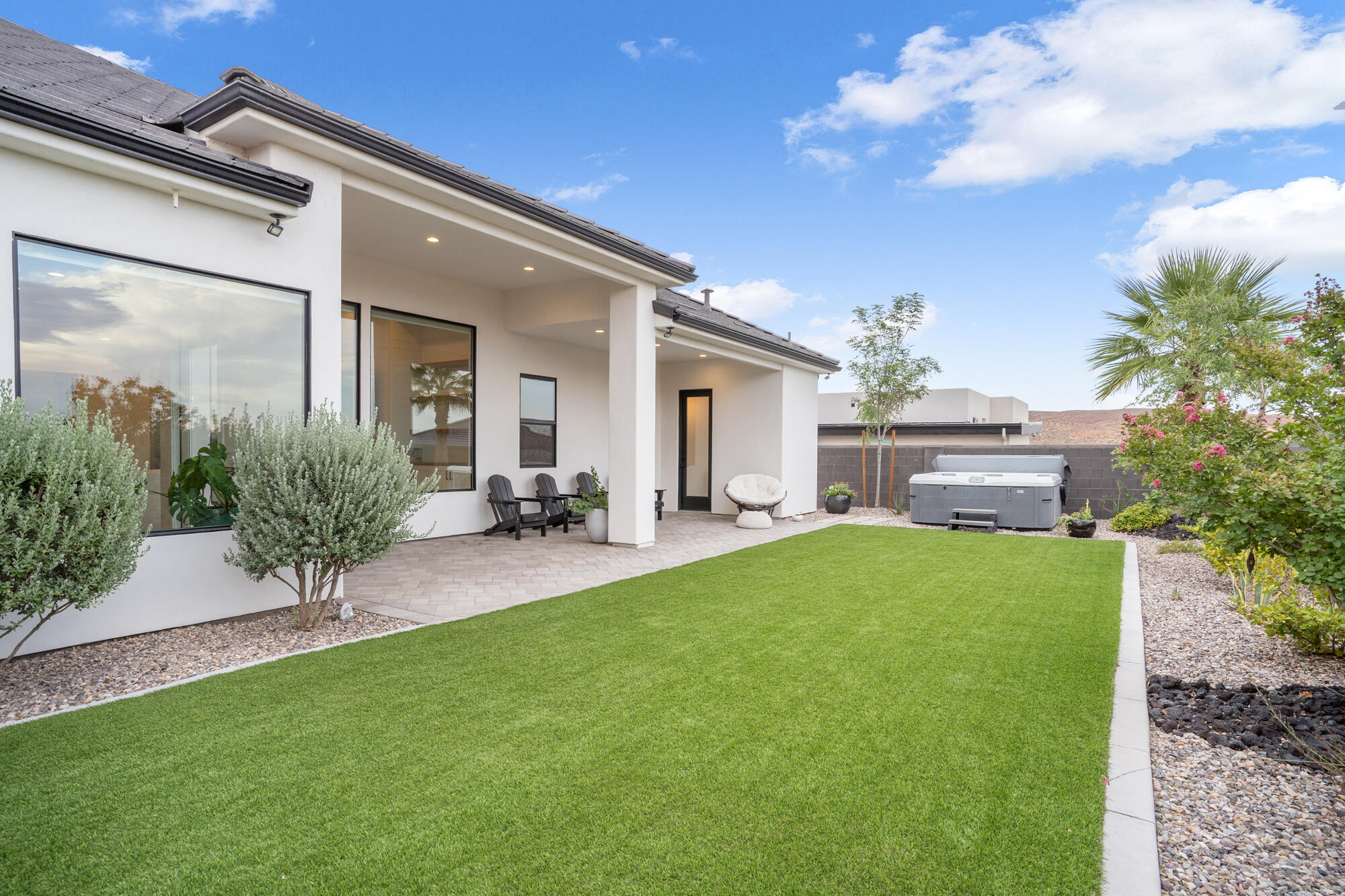 WASHINGTON VISTA - Residential