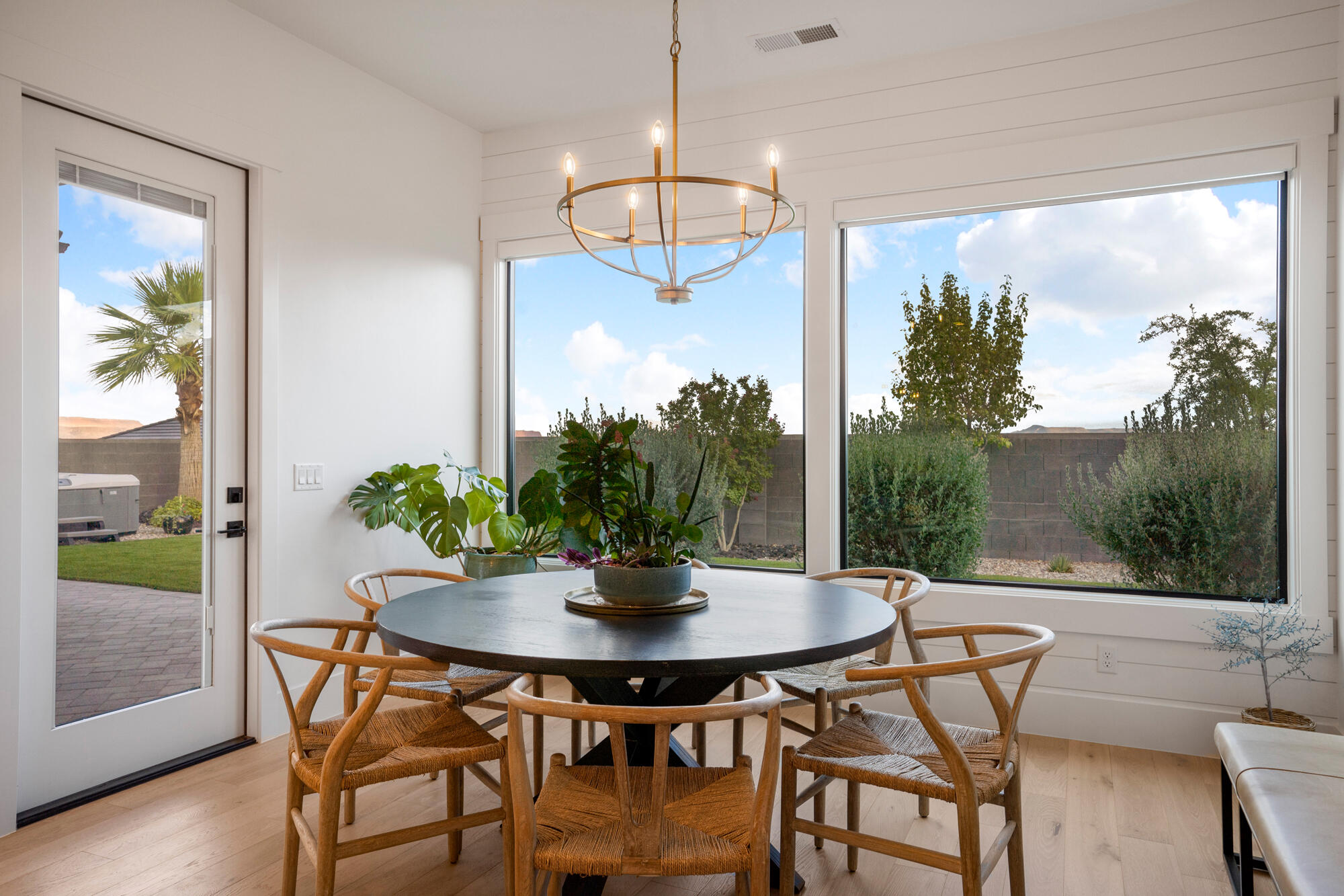 WASHINGTON VISTA - Residential