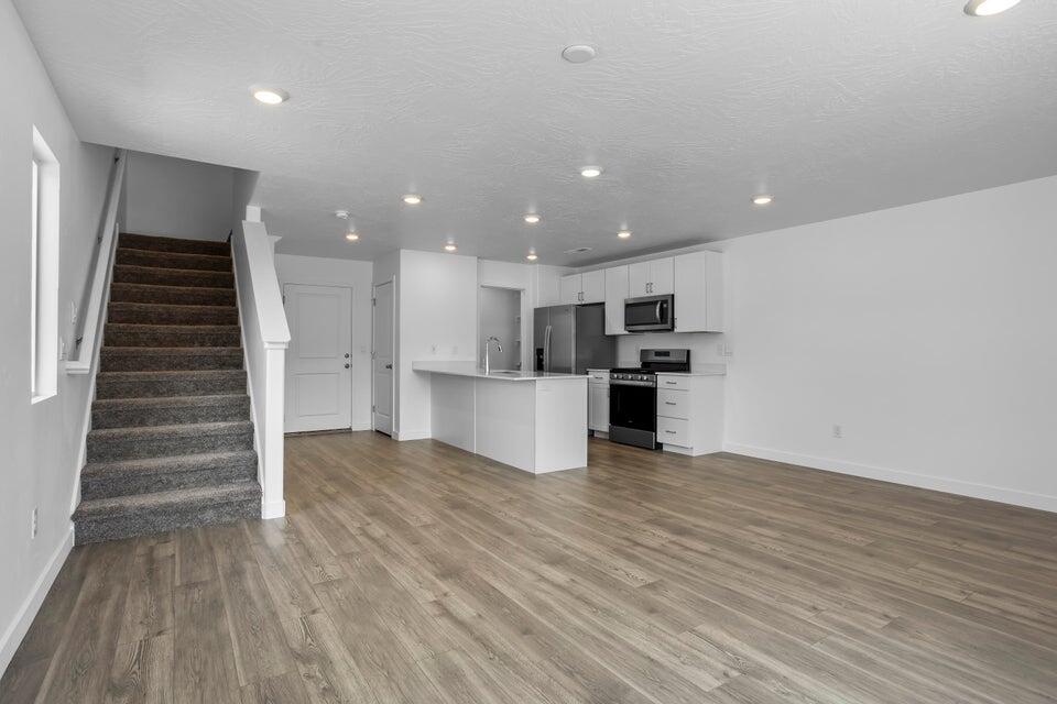 LAVENDER CANYON AT LONG VALLEY - Residential