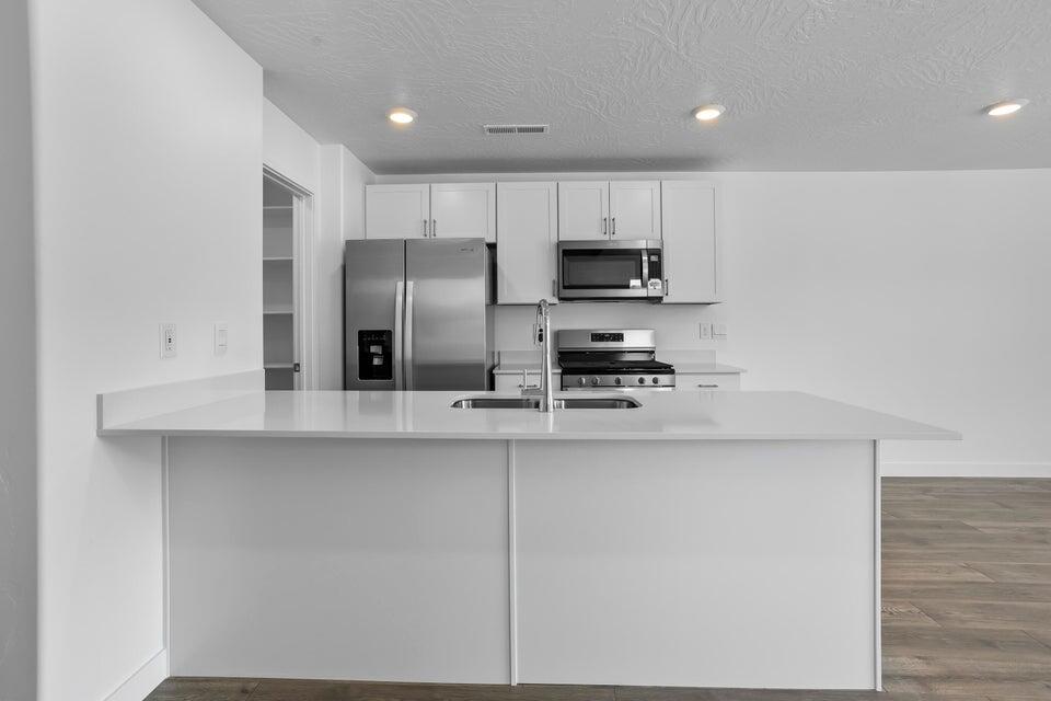 LAVENDER CANYON AT LONG VALLEY - Residential