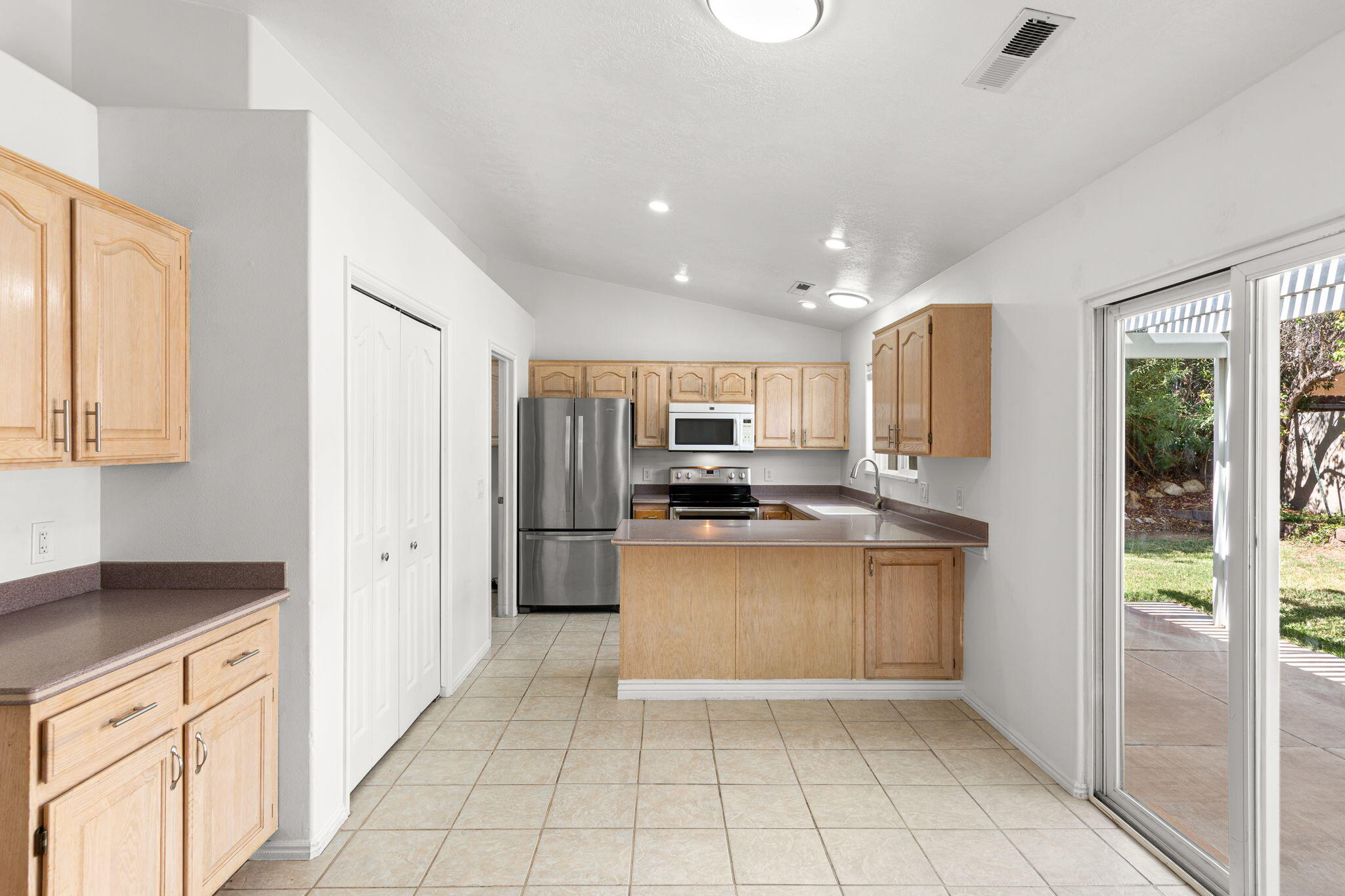 DIXIE COVE - Residential