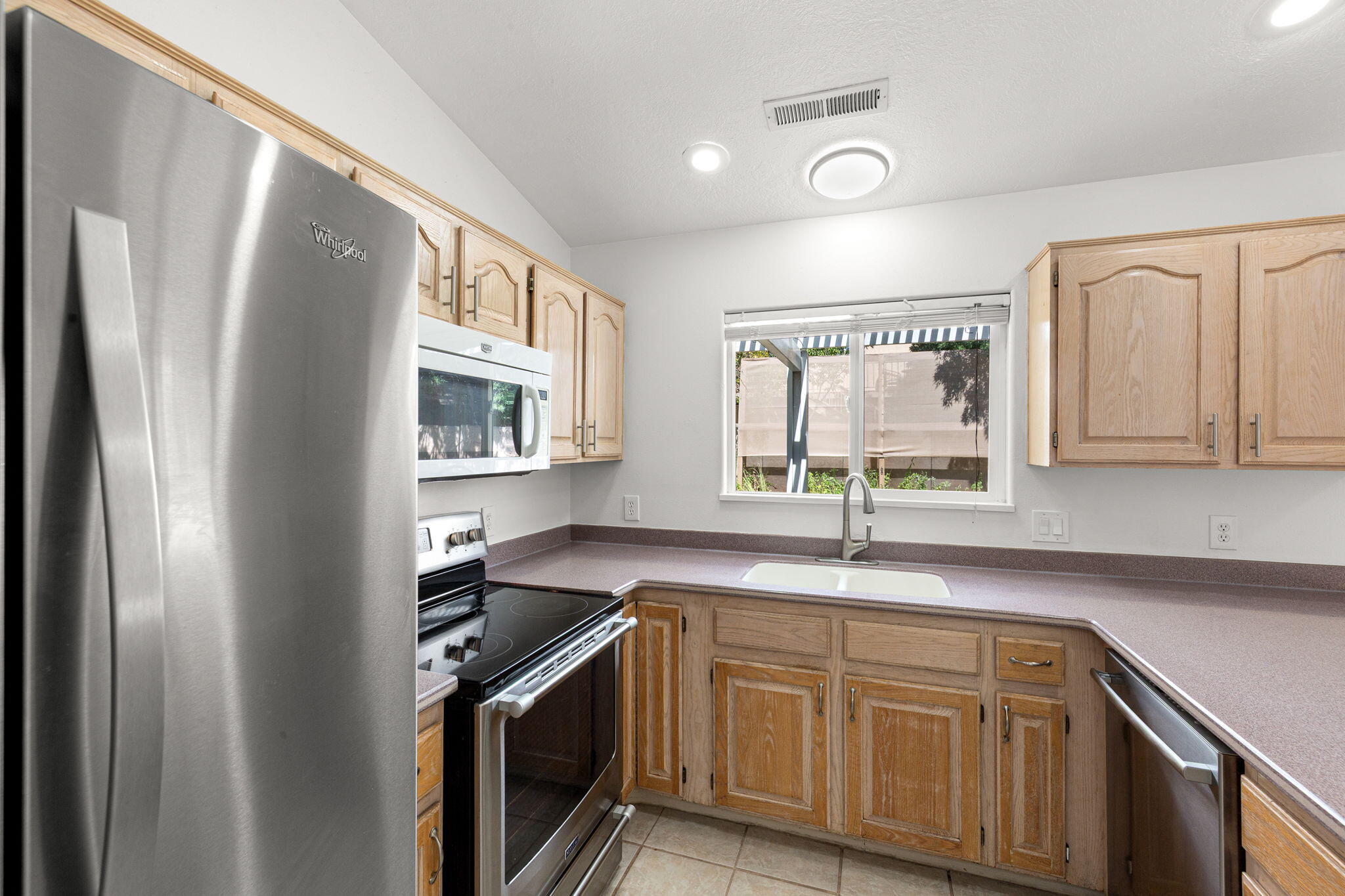 DIXIE COVE - Residential
