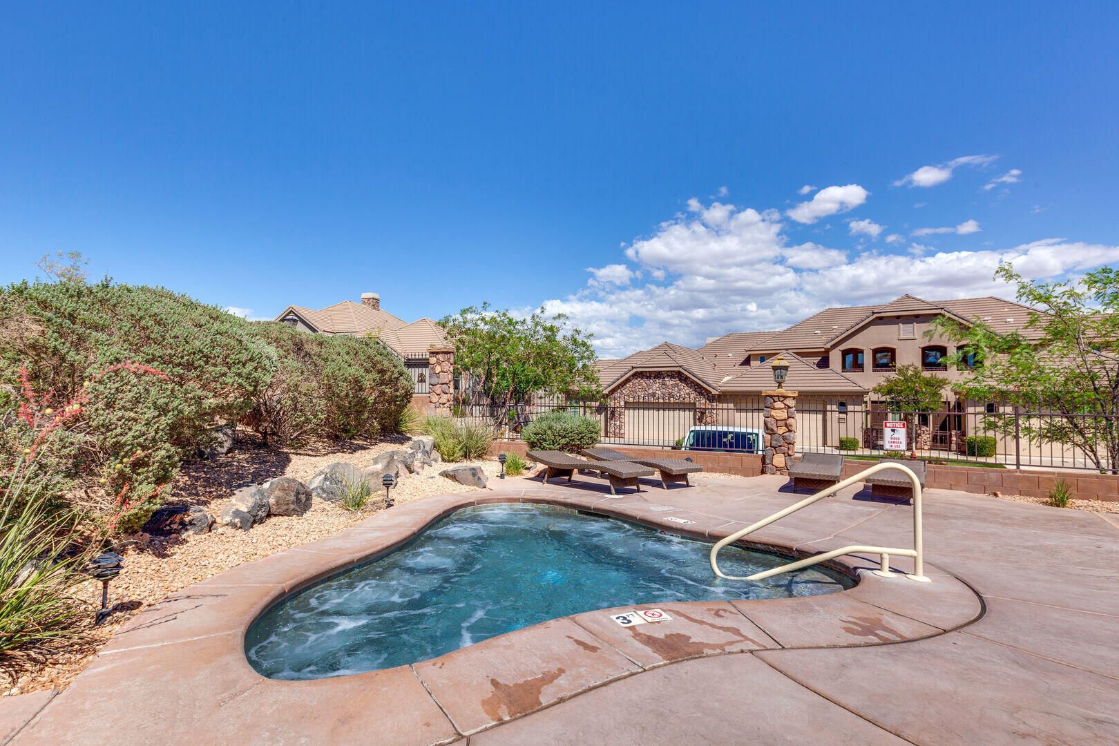 CORAL RIDGE TOWNHOMES - Residential