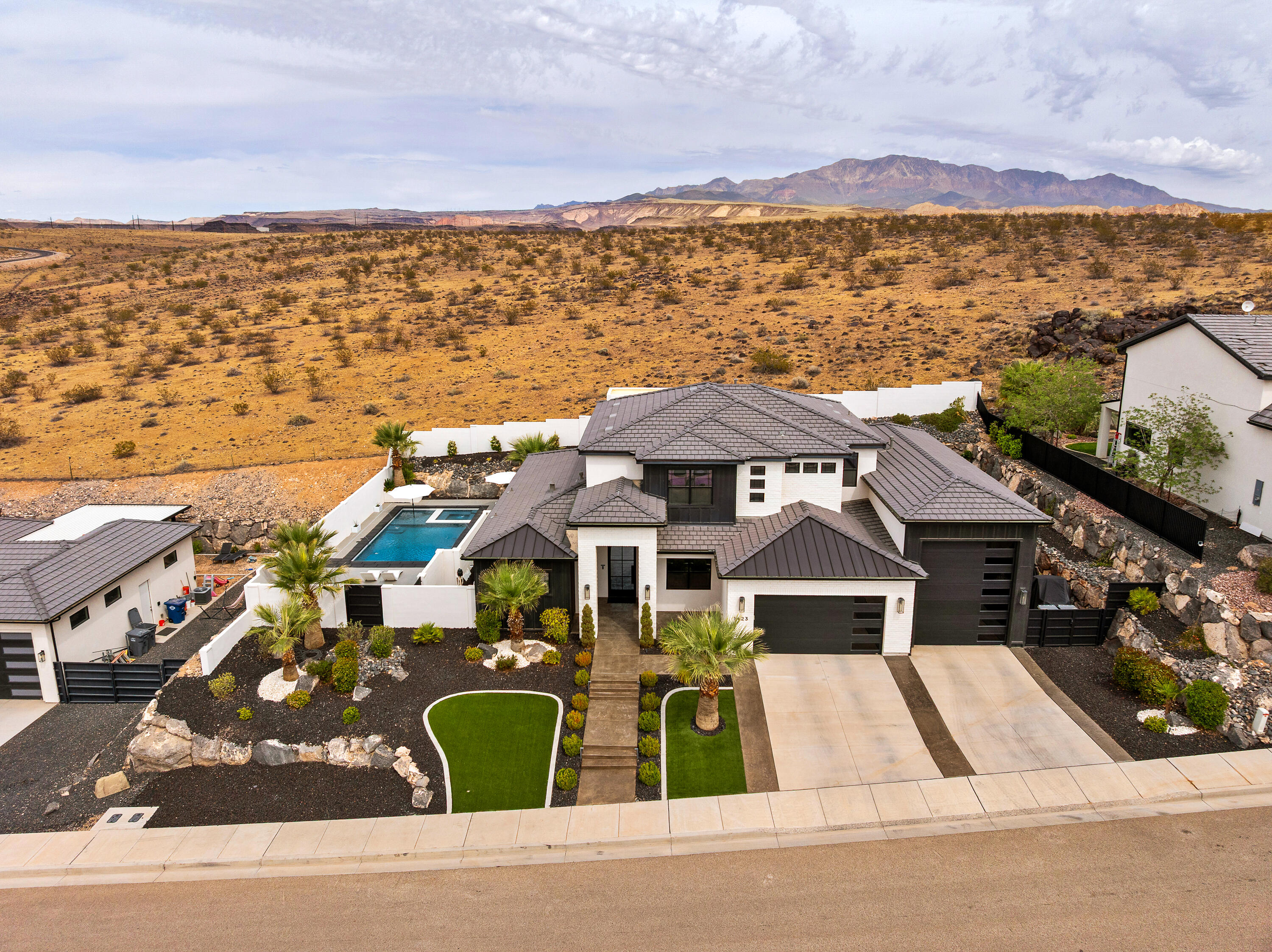 GRAND HEIGHTS - Residential