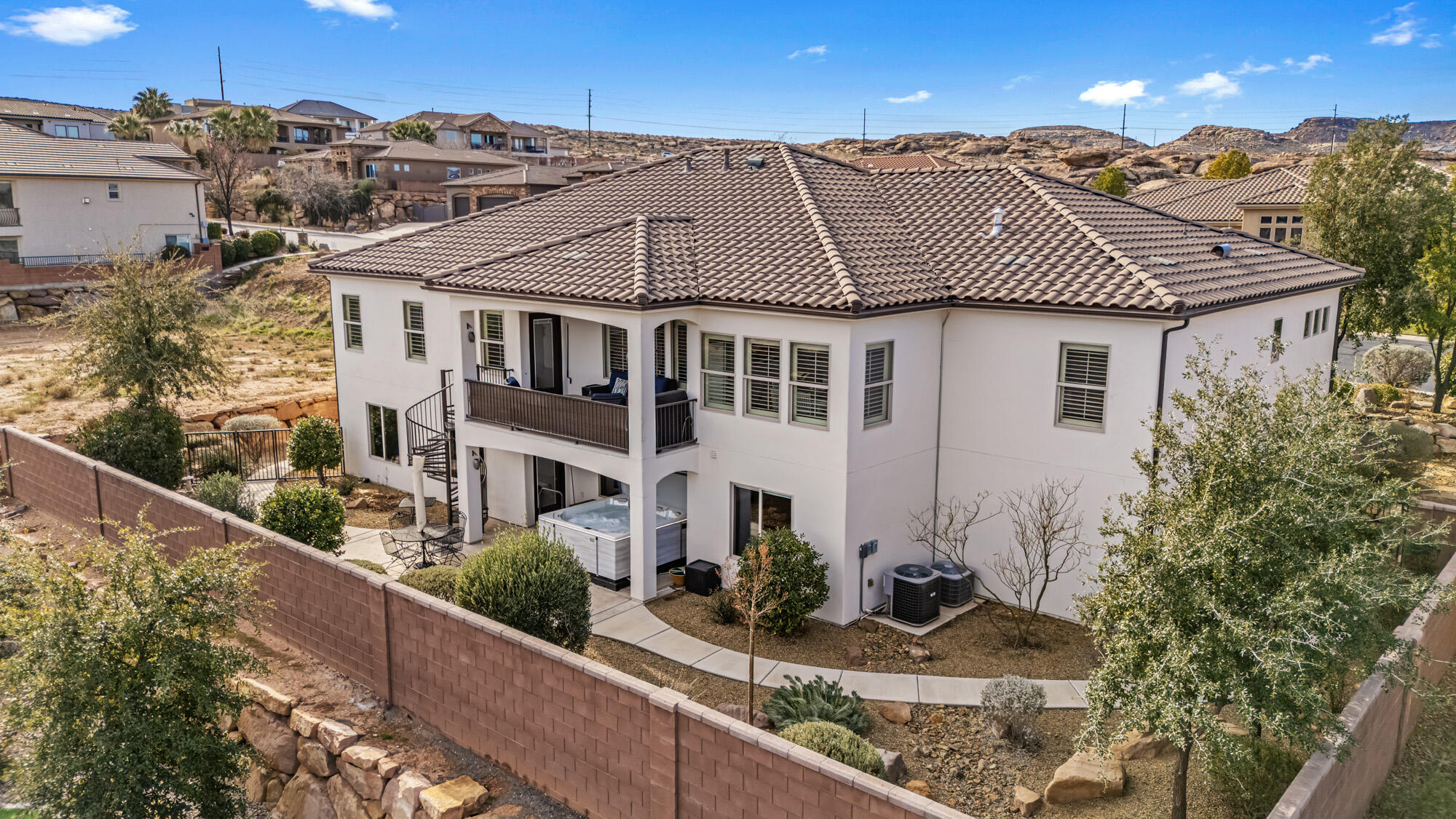 TONAQUINT TERRACE - Residential